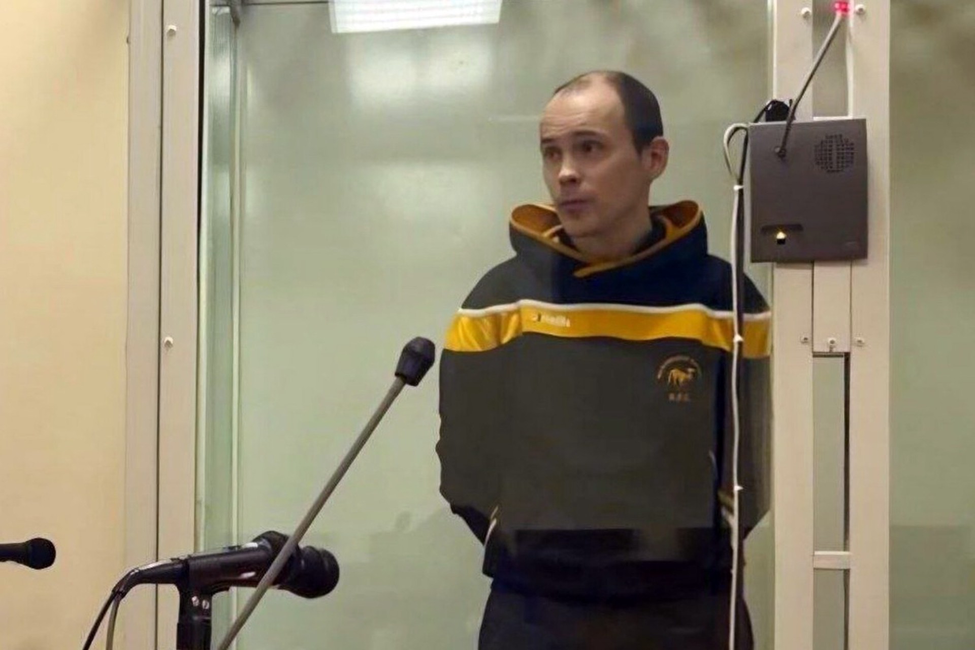 Блогеру Таракану огласили приговор за плевок на георгиевскую ленту 