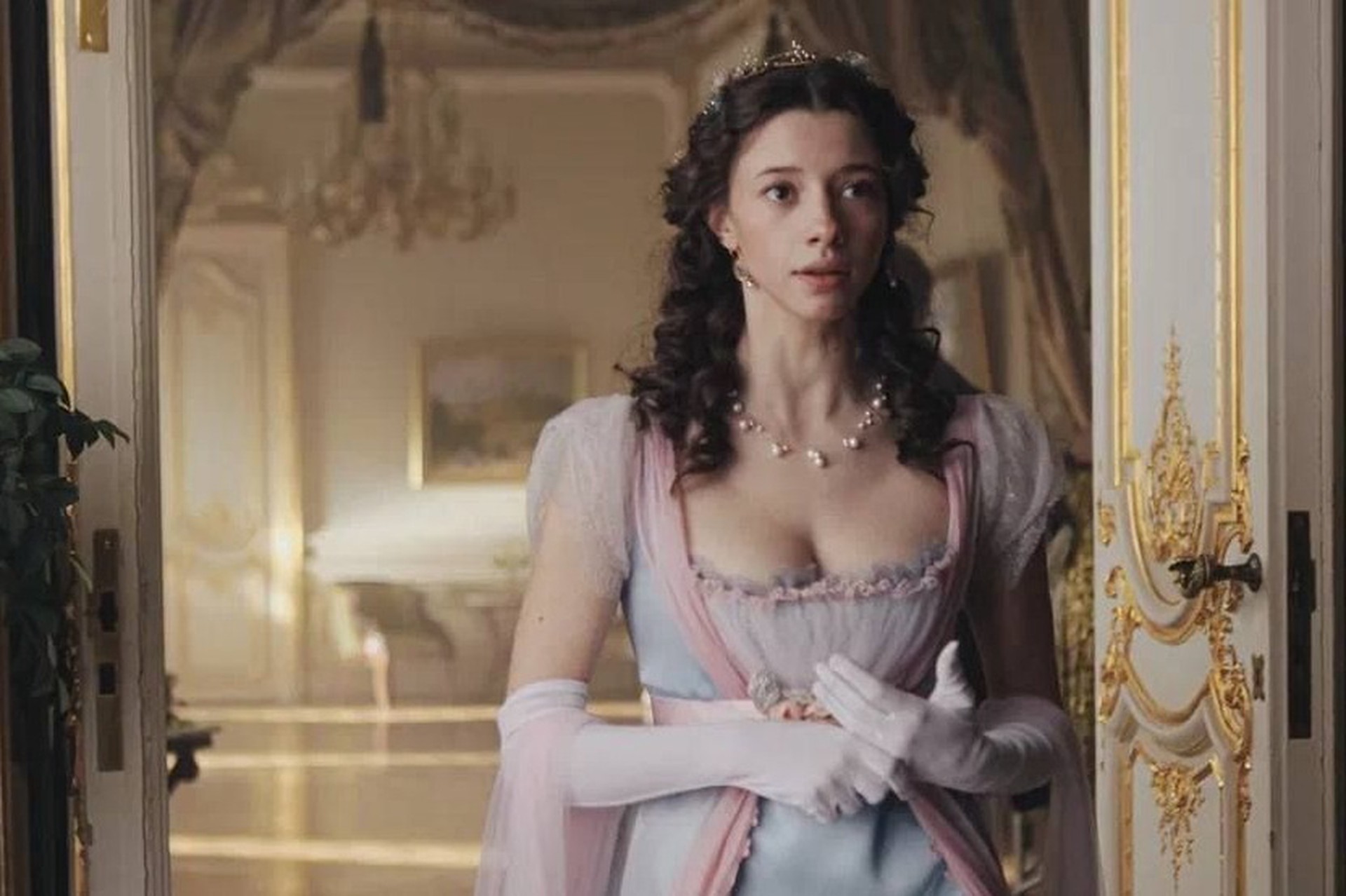 Кинокритик объяснил, почему Андреасян в своих фильмах снимает одних и тех же актеров