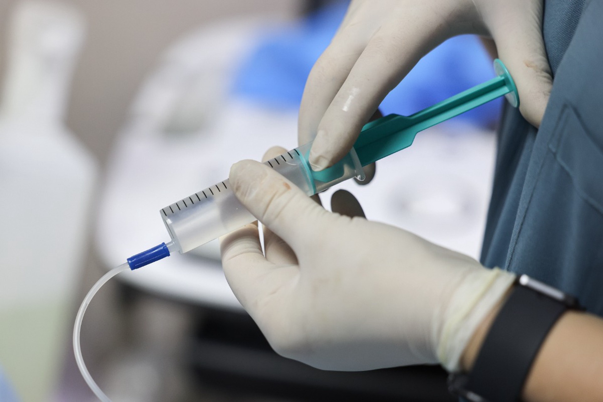 Врач из Красноармейска спасала людей под огнем ВСУ