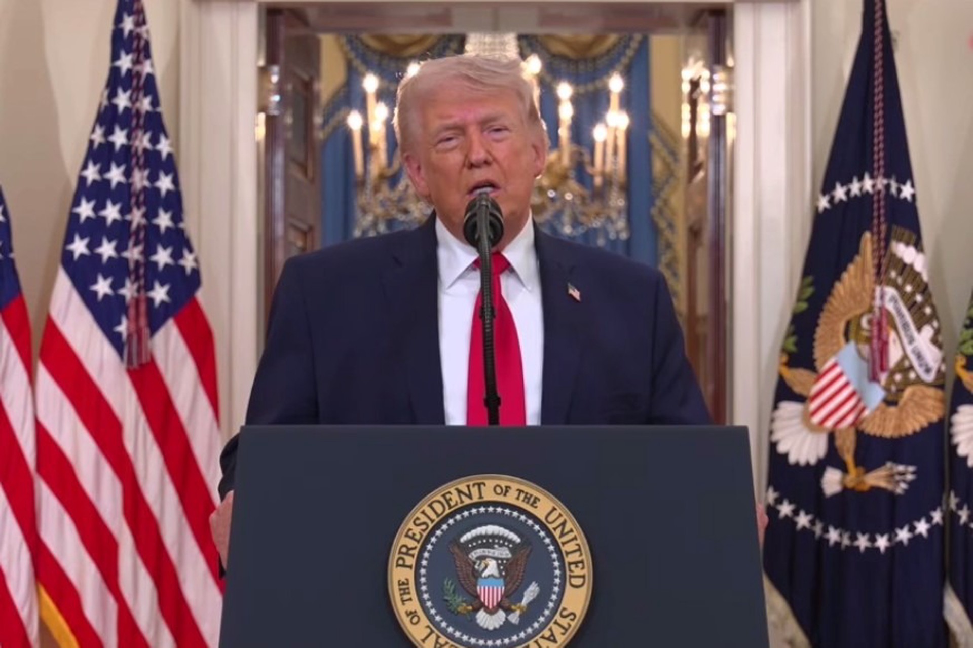 США отбросят Иран в каменный век за две-три недели – Трамп