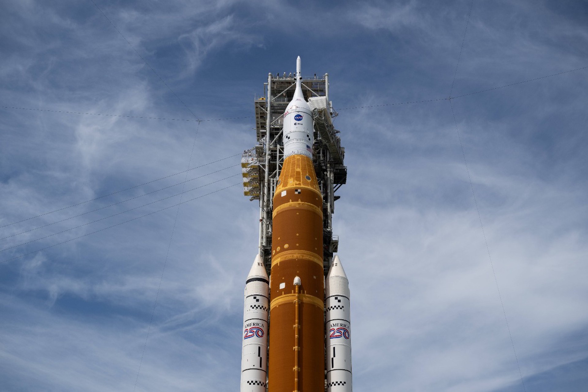 Запущенный случай: почему новый полет США на Луну выглядит глупо