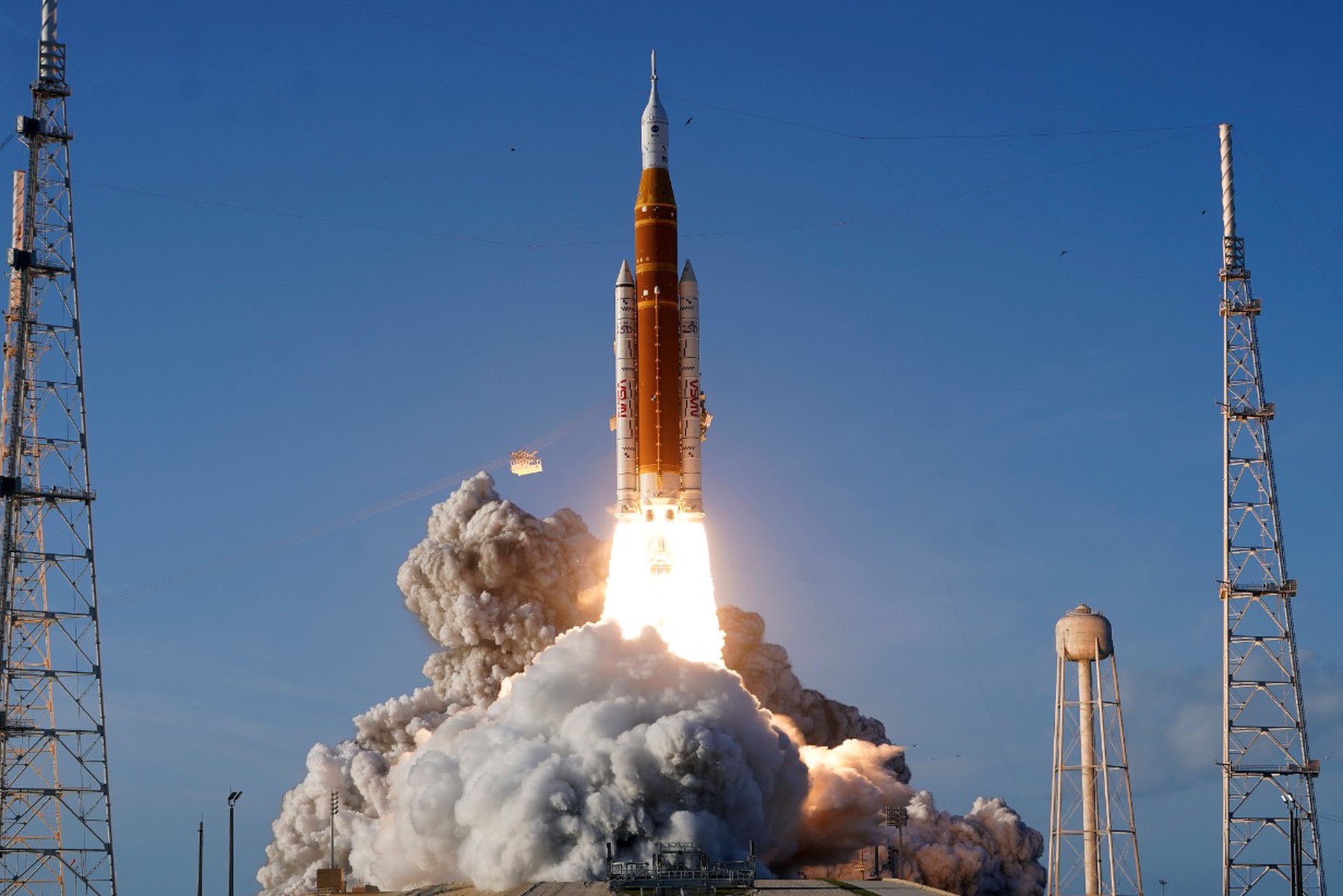 Хьюстон, у нас опять проблемы: как прошел запуск первой за 50 лет миссии на Луну