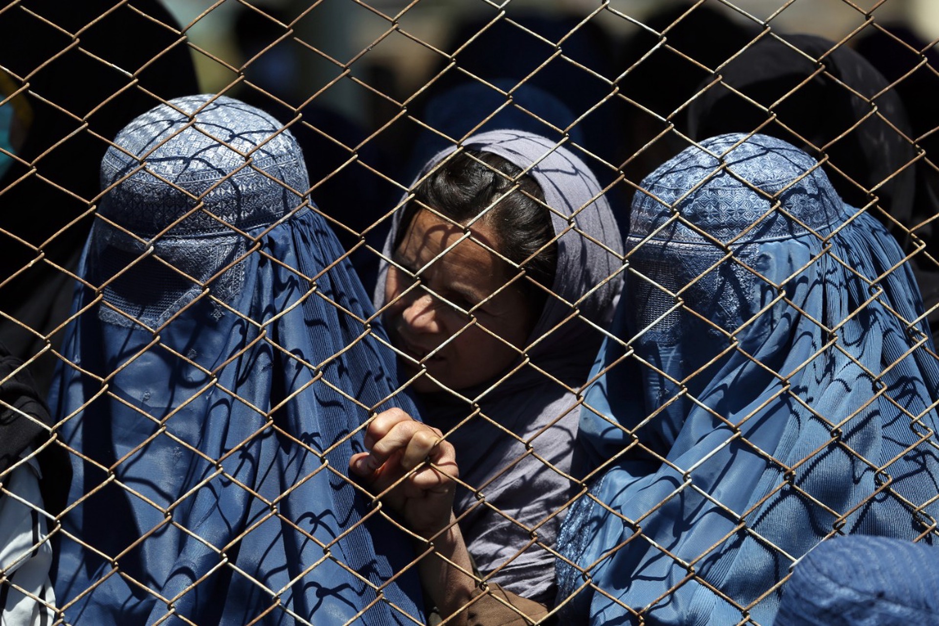 Власти Афганистана ужесточили дресс-код для женщин-мусульманок