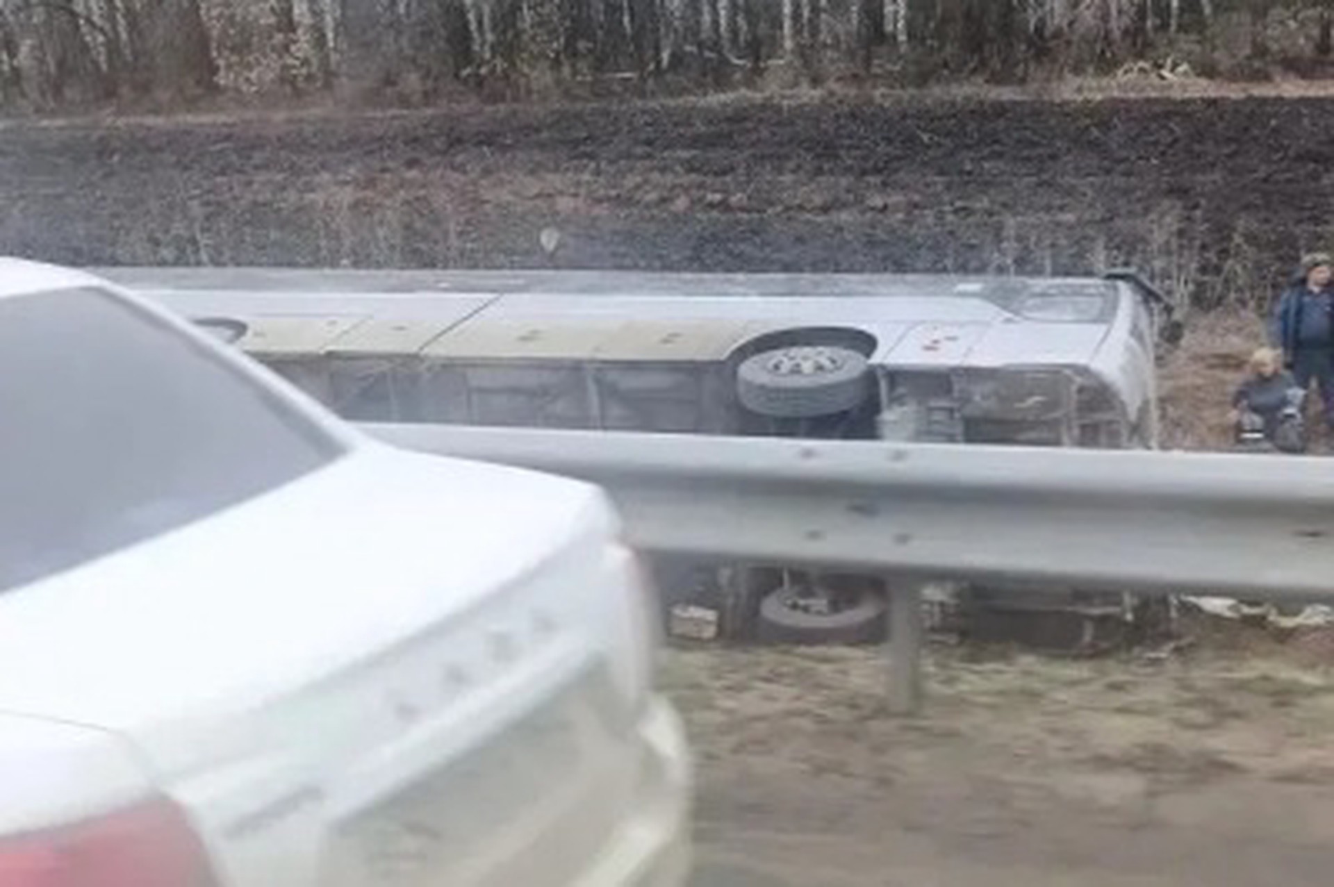 Водитель автобуса с детьми погиб в ДТП под Саратовом