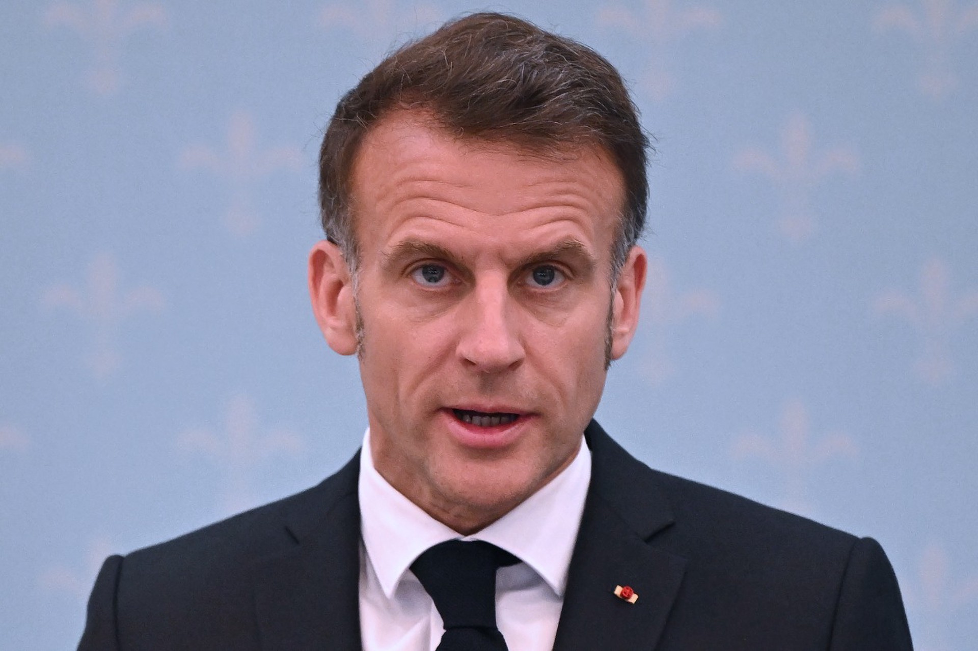 Макрон призвал государства объединиться против влияния США и Китая