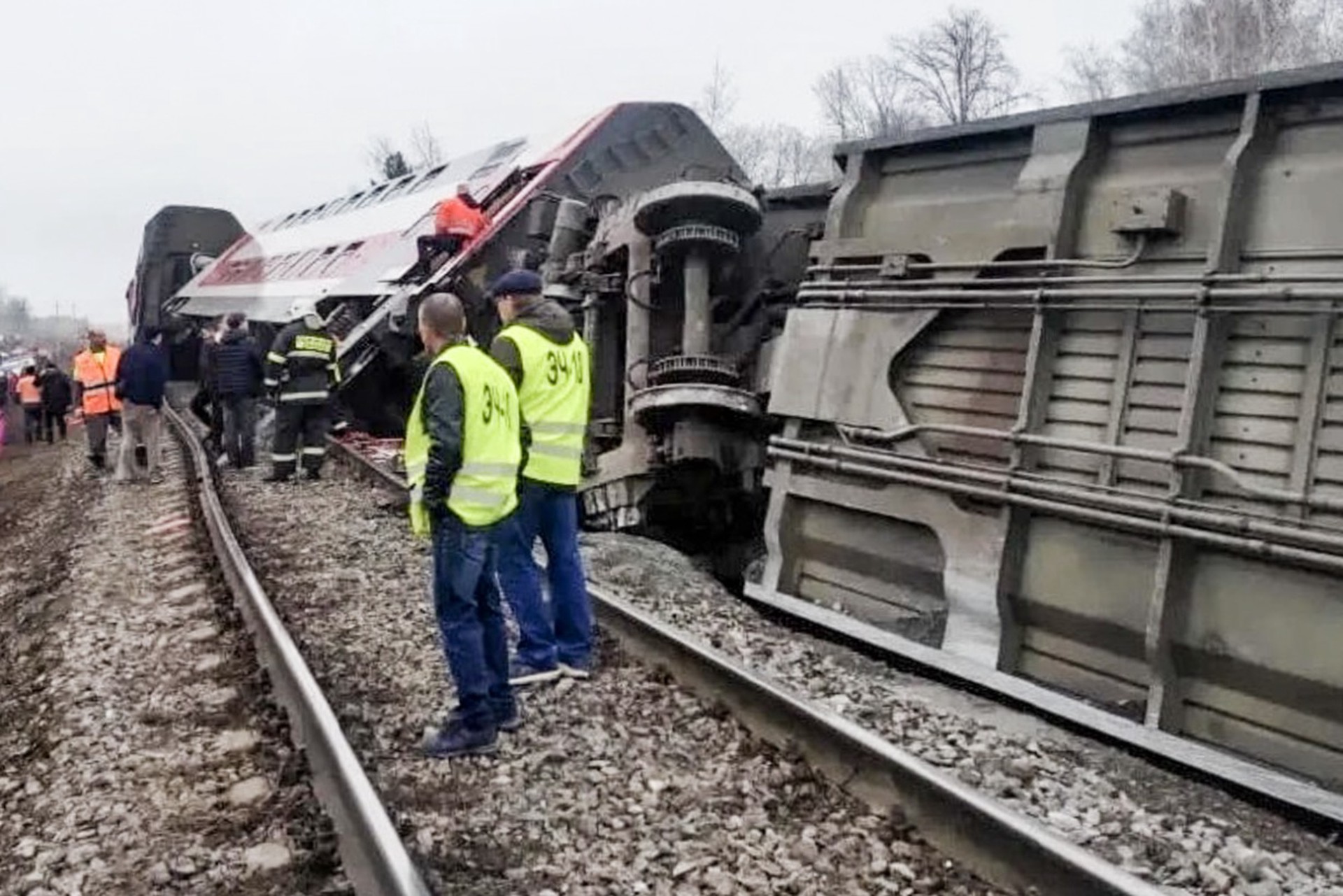 Пострадавшим при крушении поезда под Ульяновском оказали медпомощь