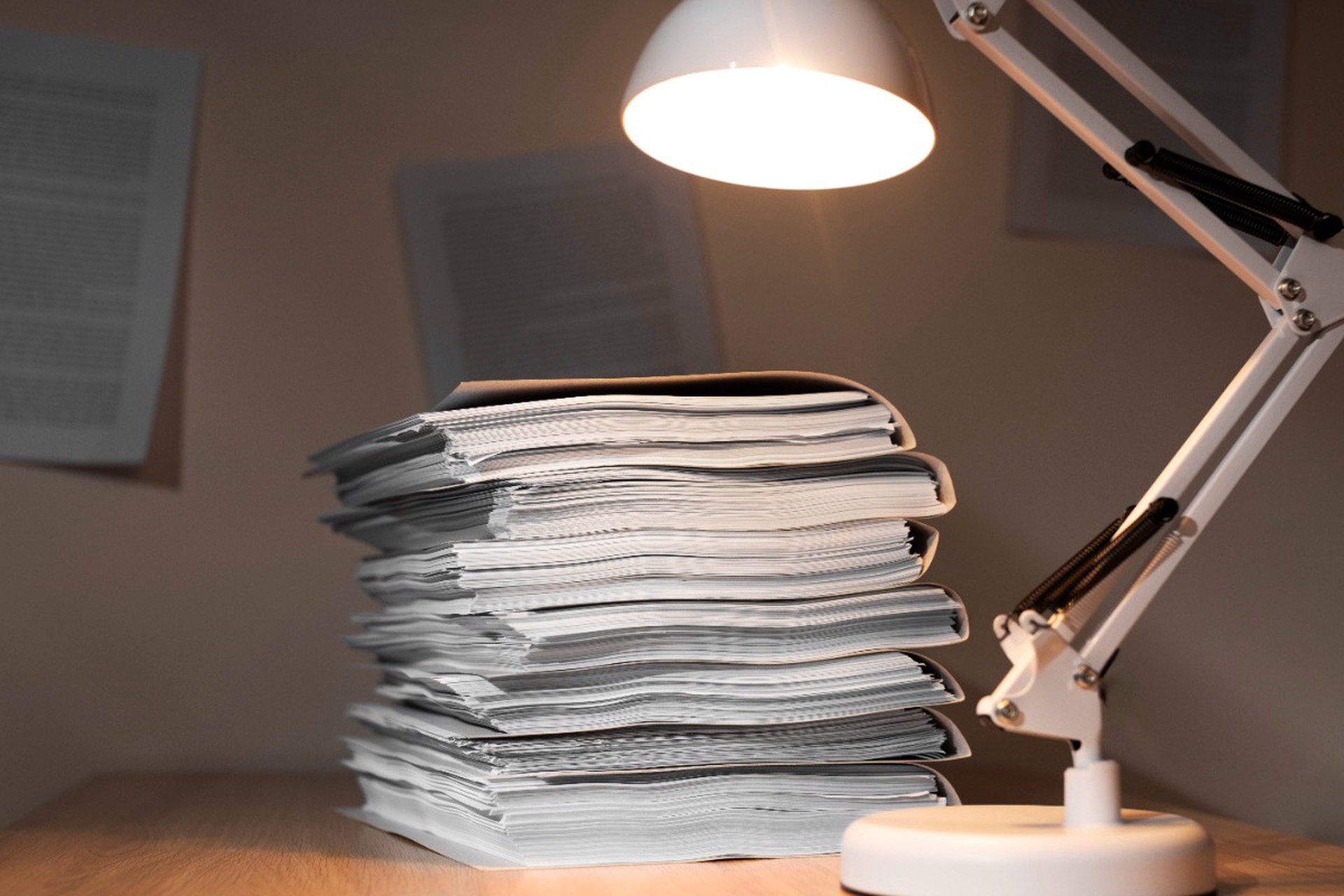 Юрист предупредил россиян об опасности выброса документов в мусор