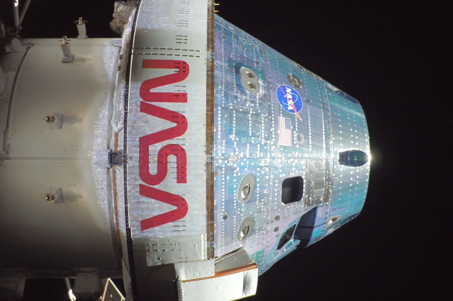 NASA вновь потеряло связь с кораблем «Орион»