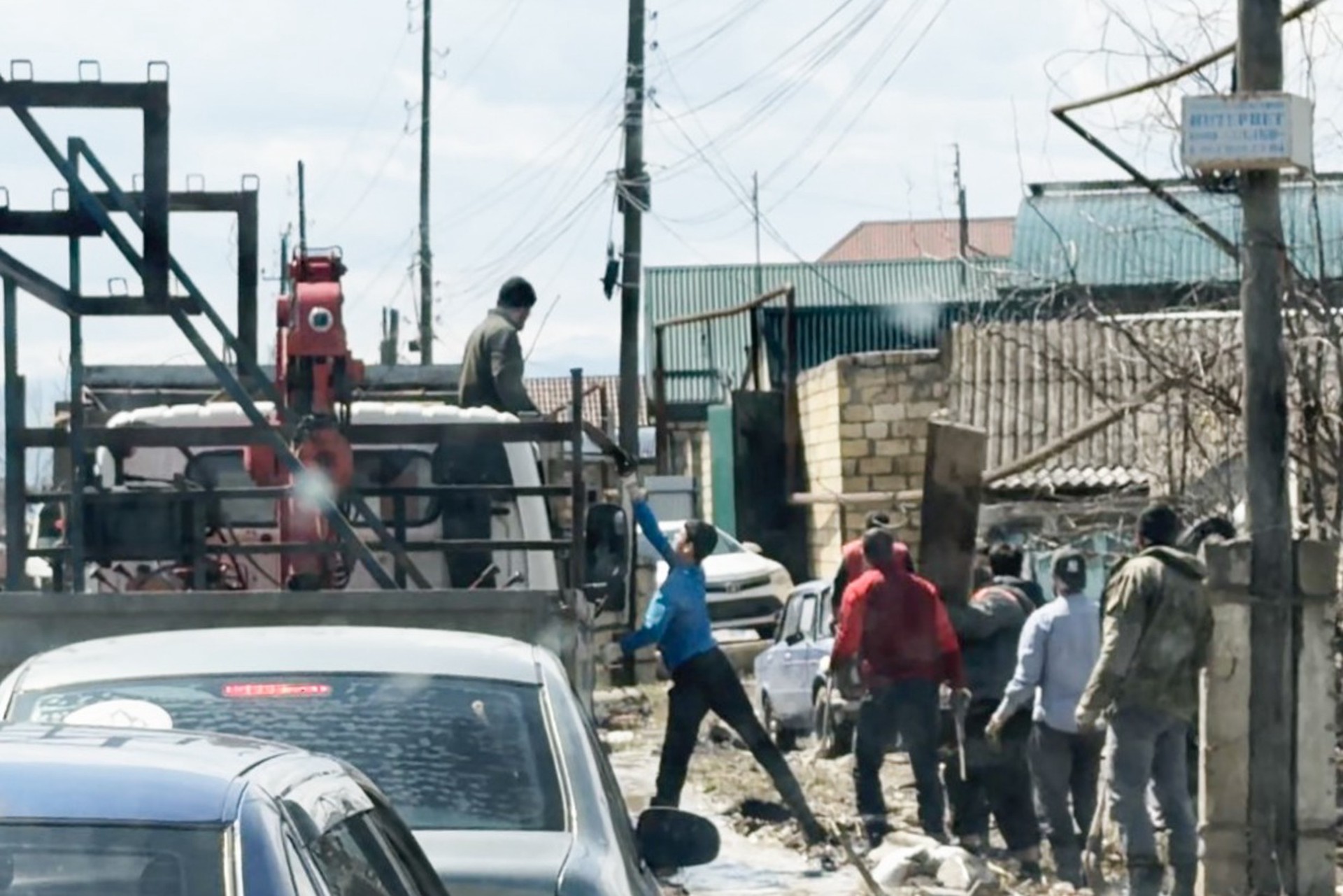 Власти Дагестана выделили 100 млн рублей пострадавшим от наводнения