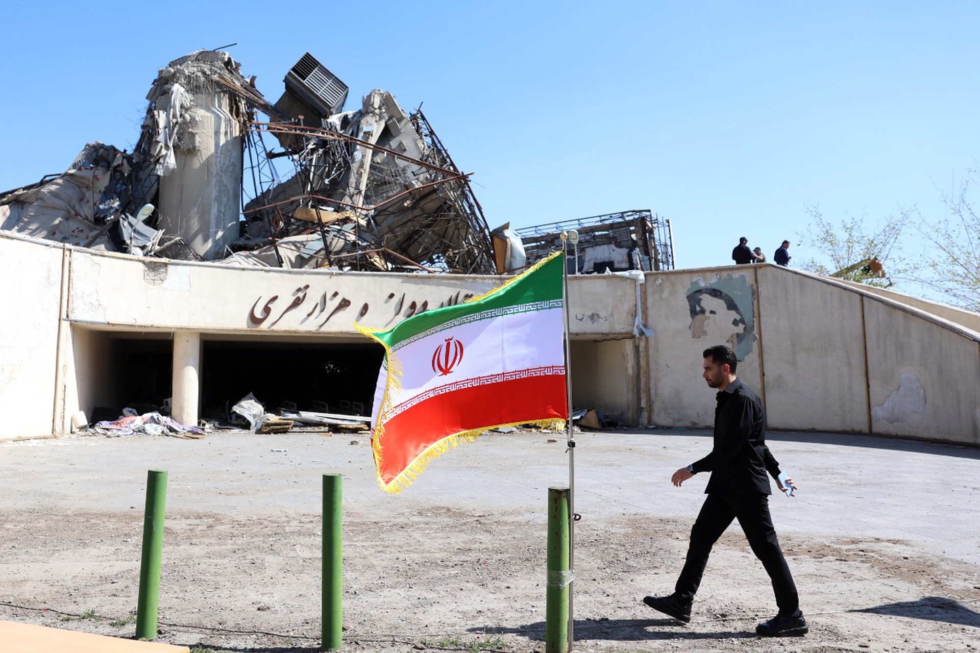 Политолог назвал дату завершения конфликта между США и Ираном