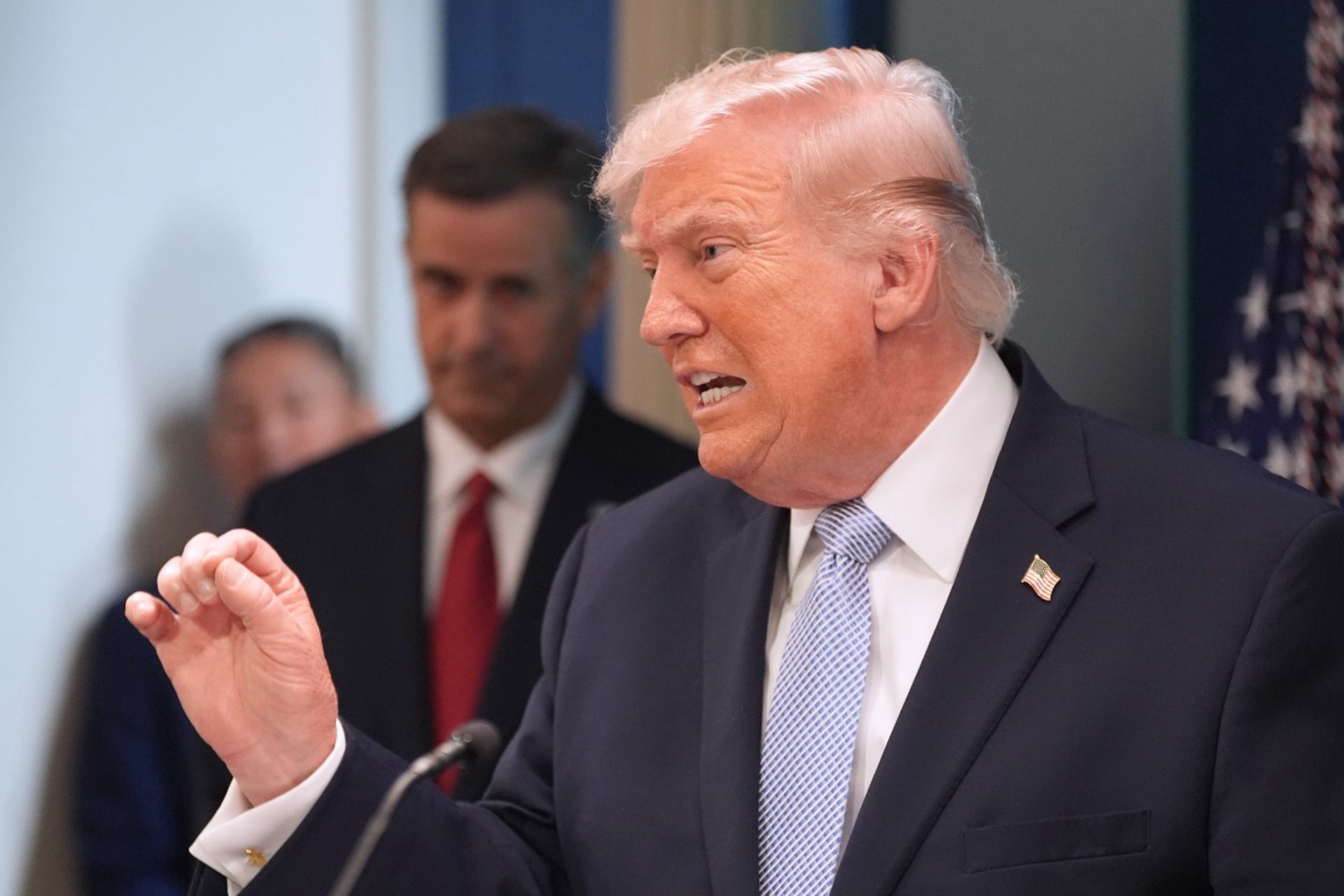 Трамп пригрозил пошлинами странам – поставщикам вооружений для Ирана