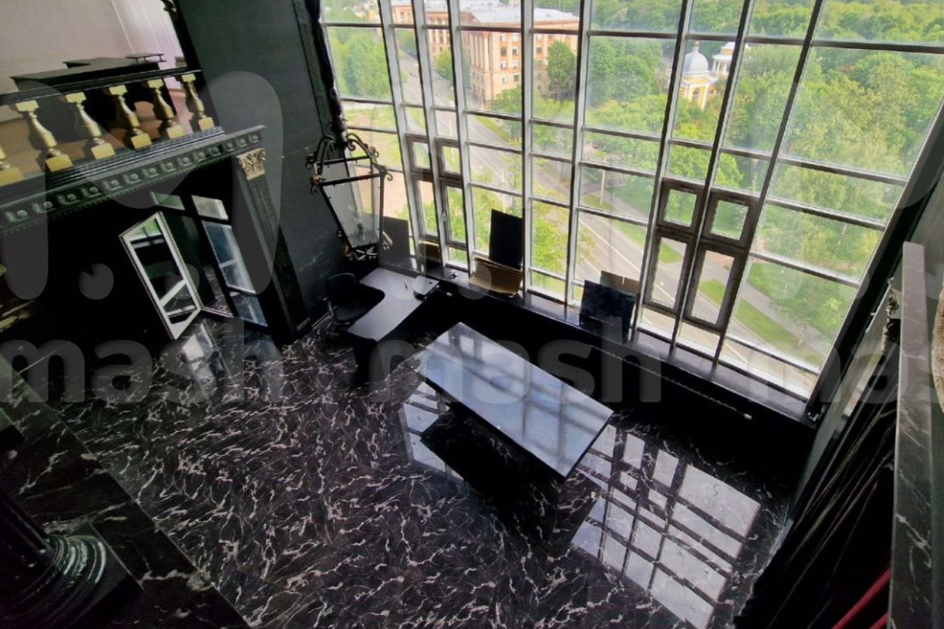 Виллу в бок: как выглядит перешедший государству особняк Александра Невзорова*