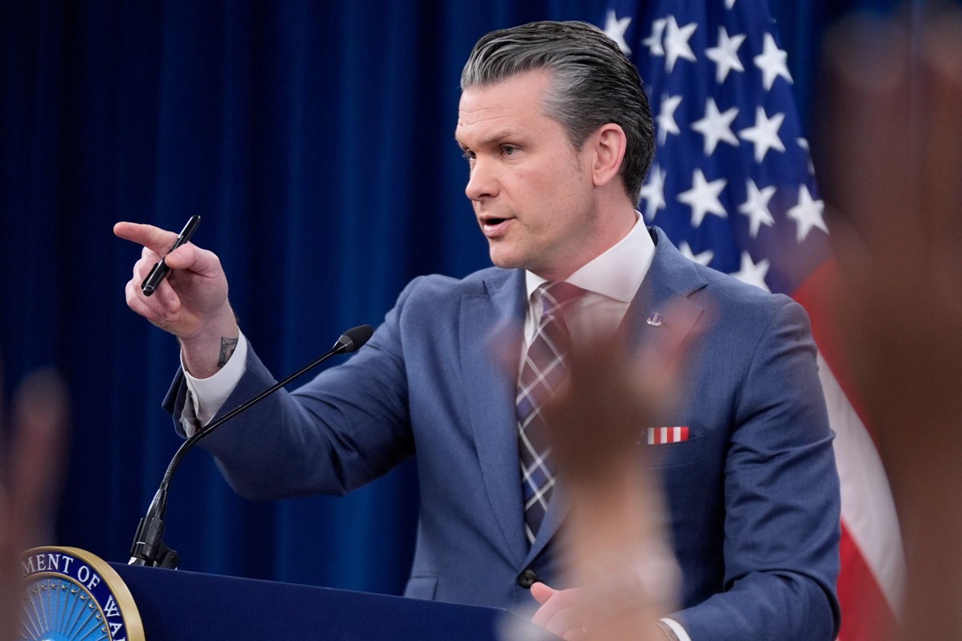 Глава Пентагона пригрозил «что-то сделать», если Иран не отдаст свой уран