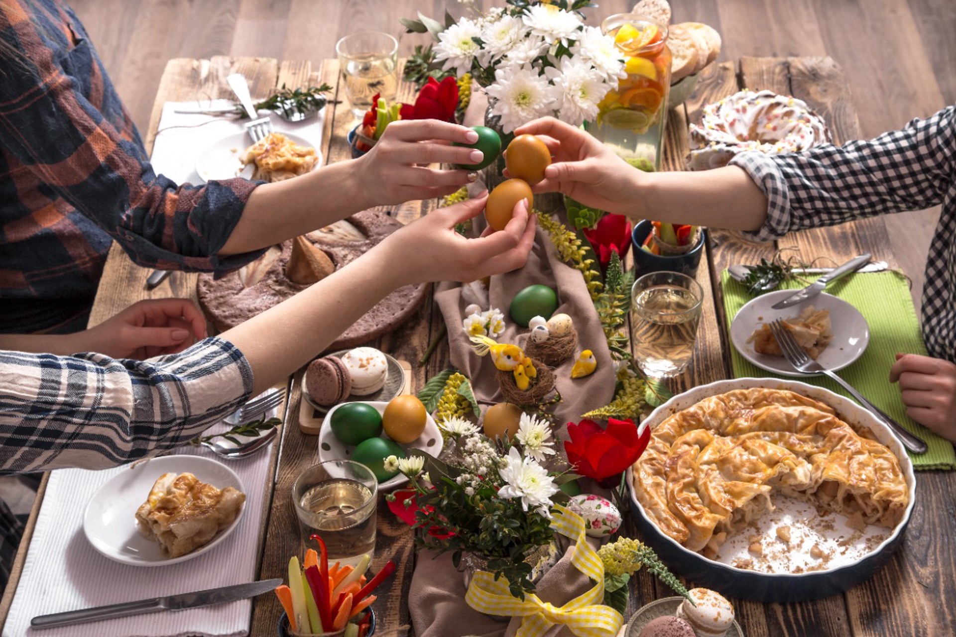 Что приготовить на Пасху: горячие блюда и закуски к столу