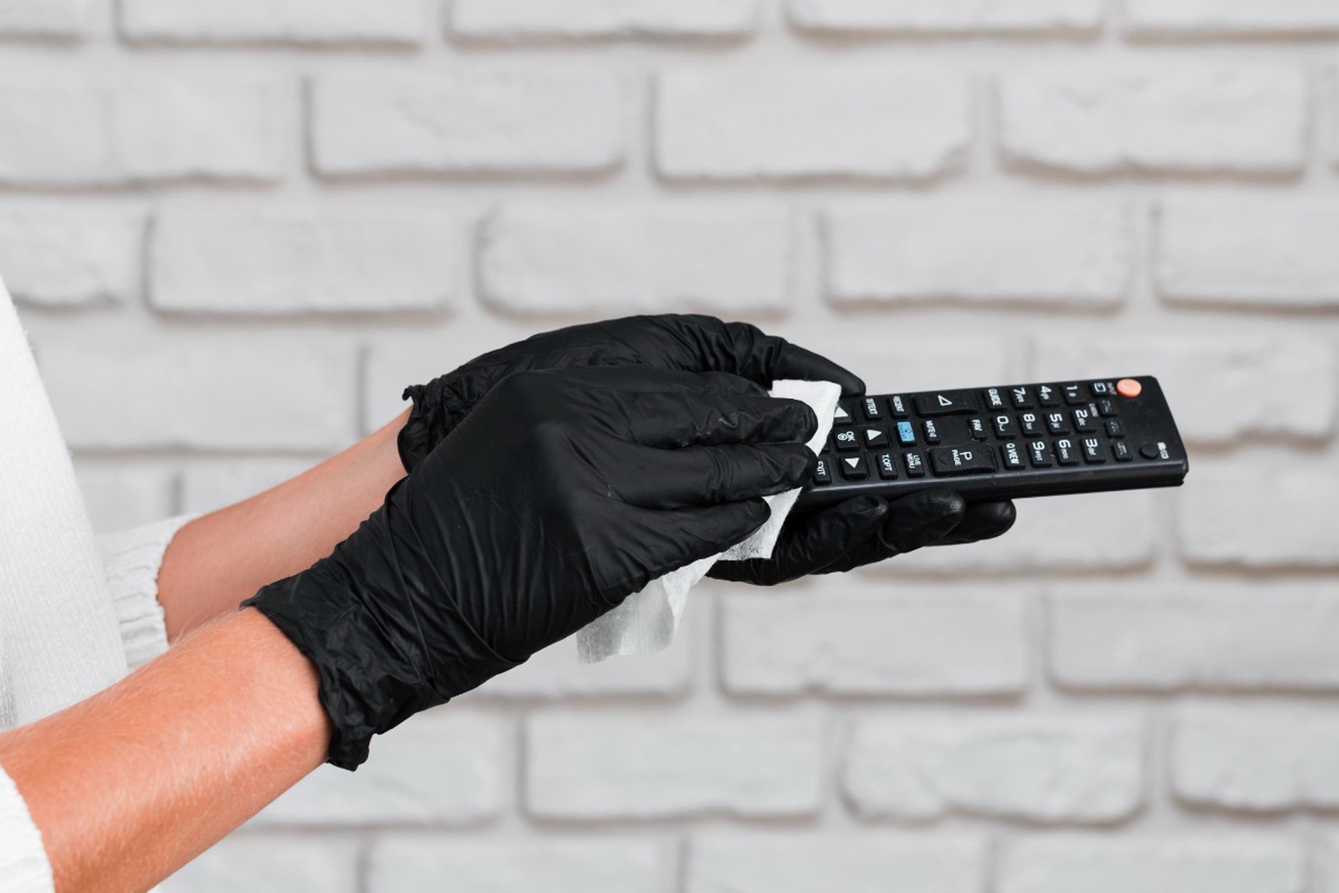 Эксперт по туризму раскрыла, какие предметы в отеле самые грязные