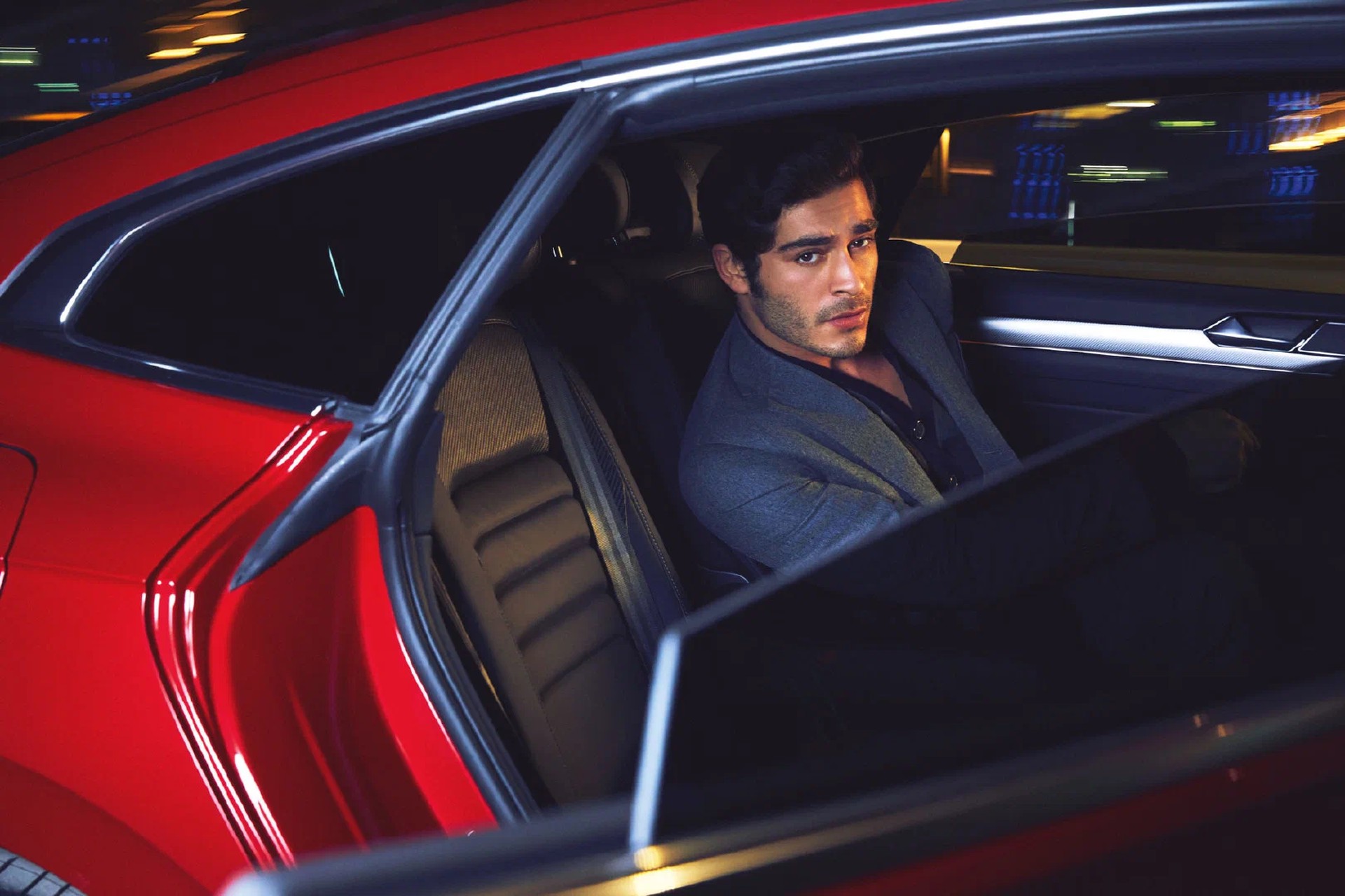 Еще одного турецкого актера задержали из-за скандала с наркотиками