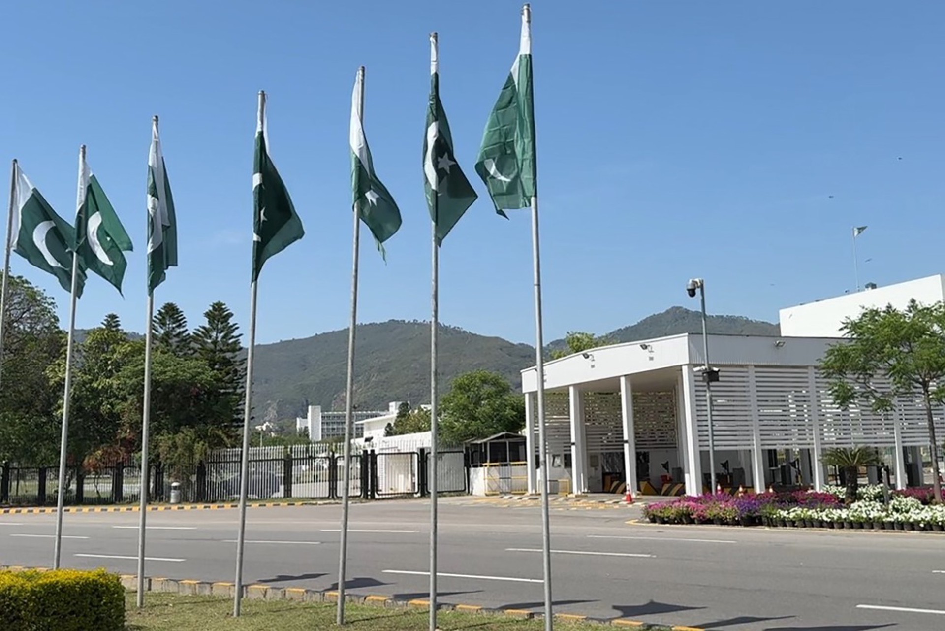 Пакистано-иранские переговоры начнутся в полдень