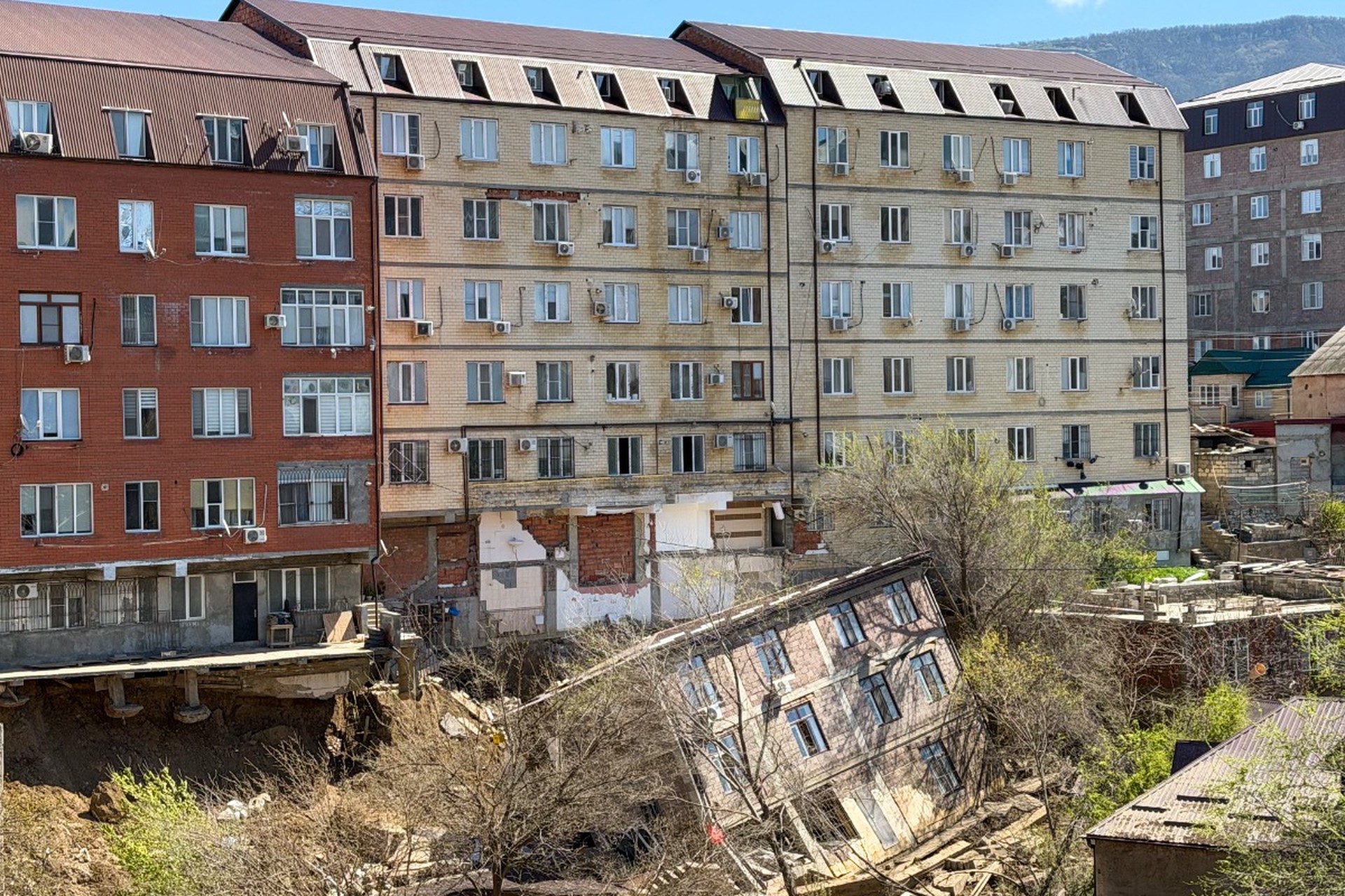 В Дагестане сократилось число подтопленных домов после паводков