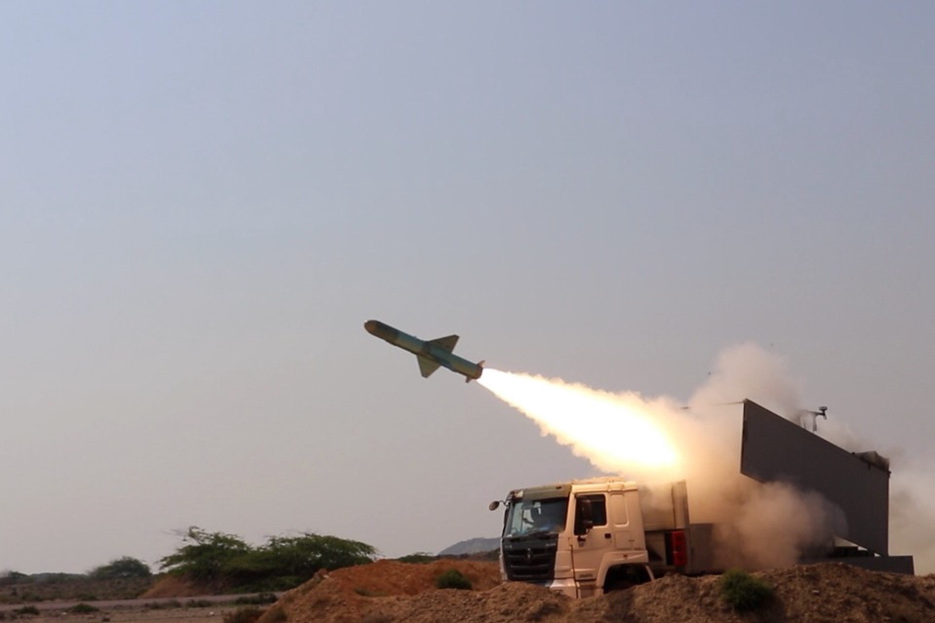 КСИР пригрозил ответом за приближение военных кораблей к Ормузу