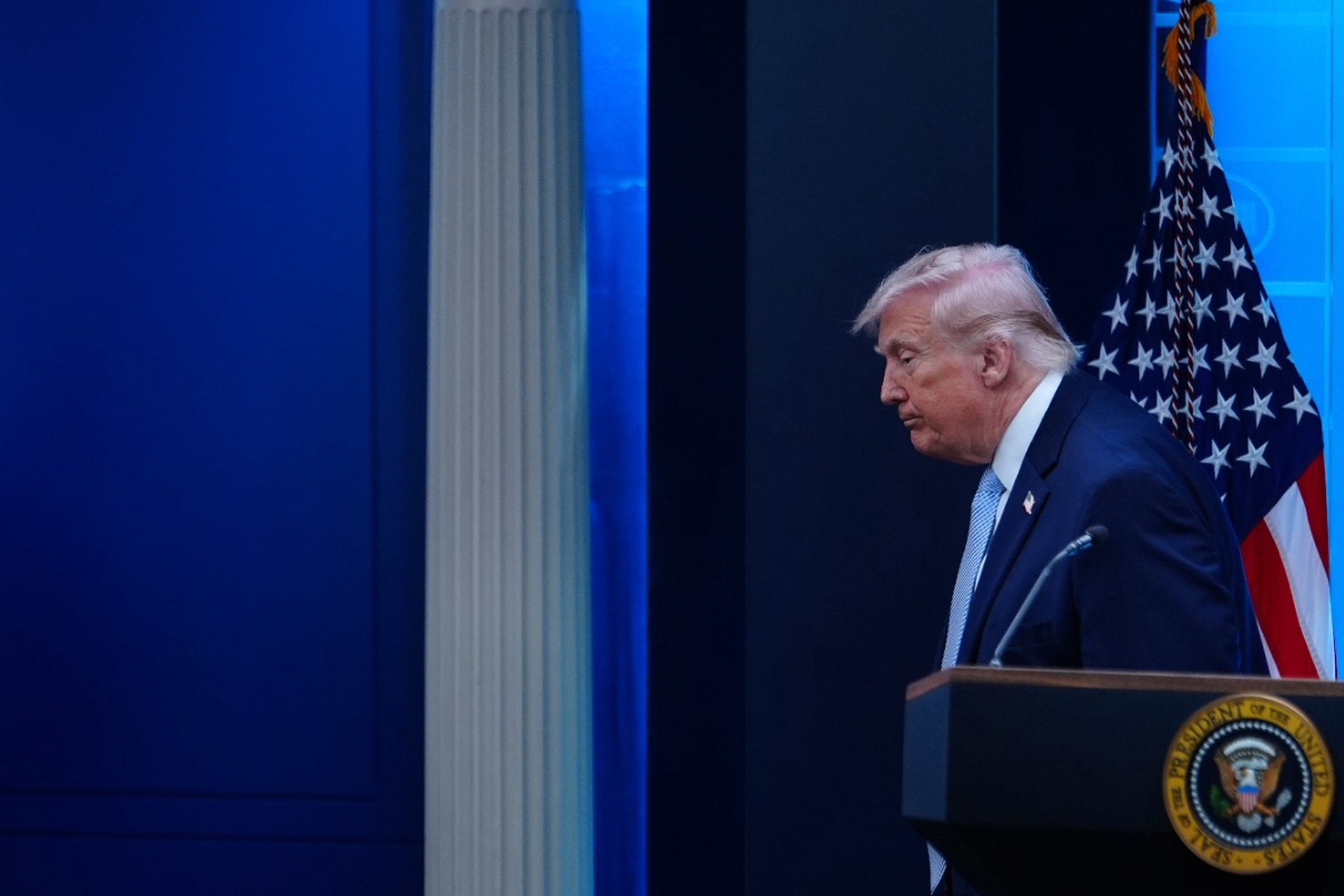 Скорый конец президентства Трампа предрекли в пуле Белого дома