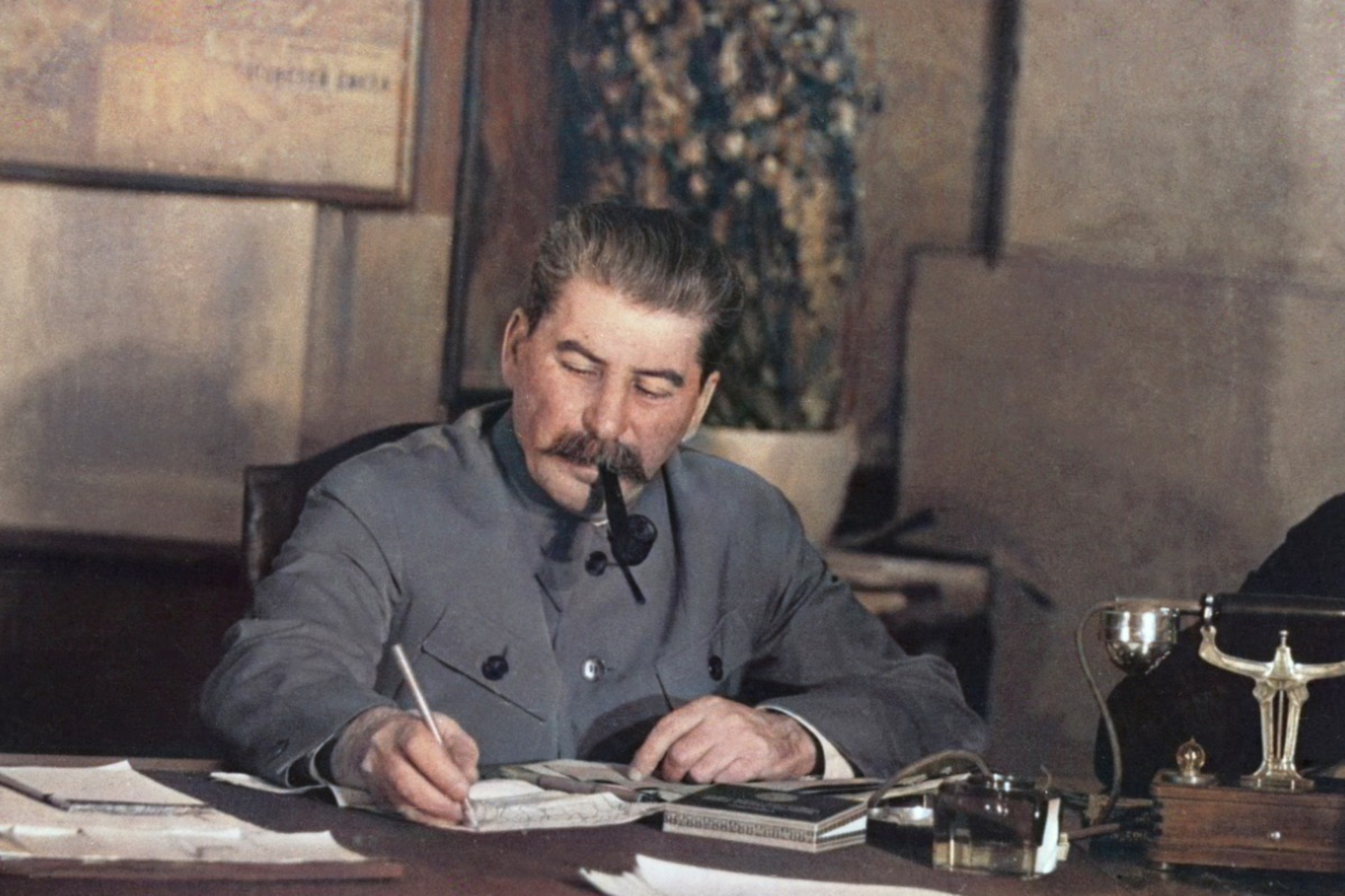 Не выдержали бокала: как Сталин переиграл японцев, подписав в 1941 году пакт о нейтралитете