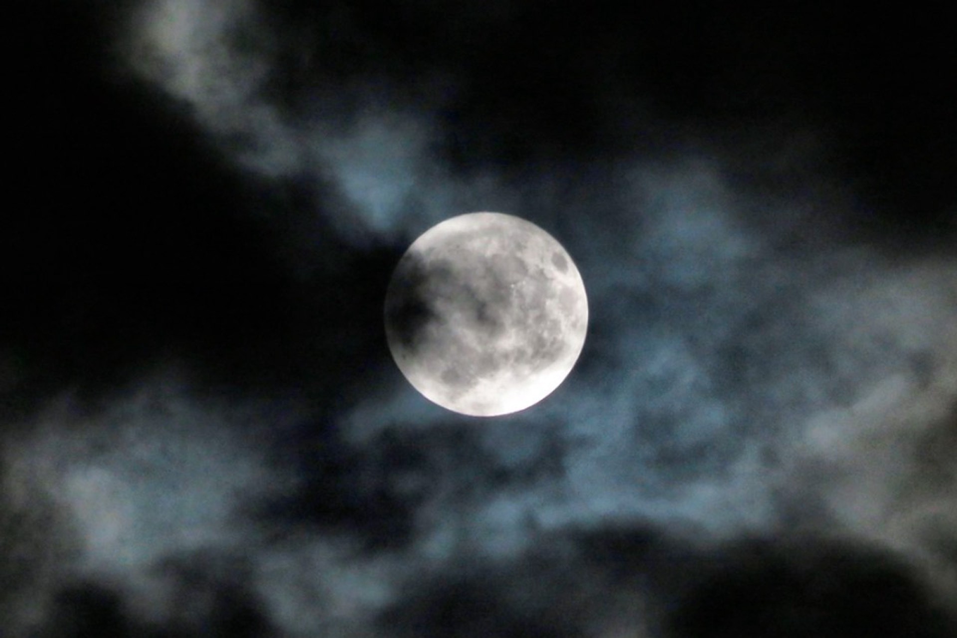 Лунный календарь на апрель-2026: когда удача будет на вашей стороне