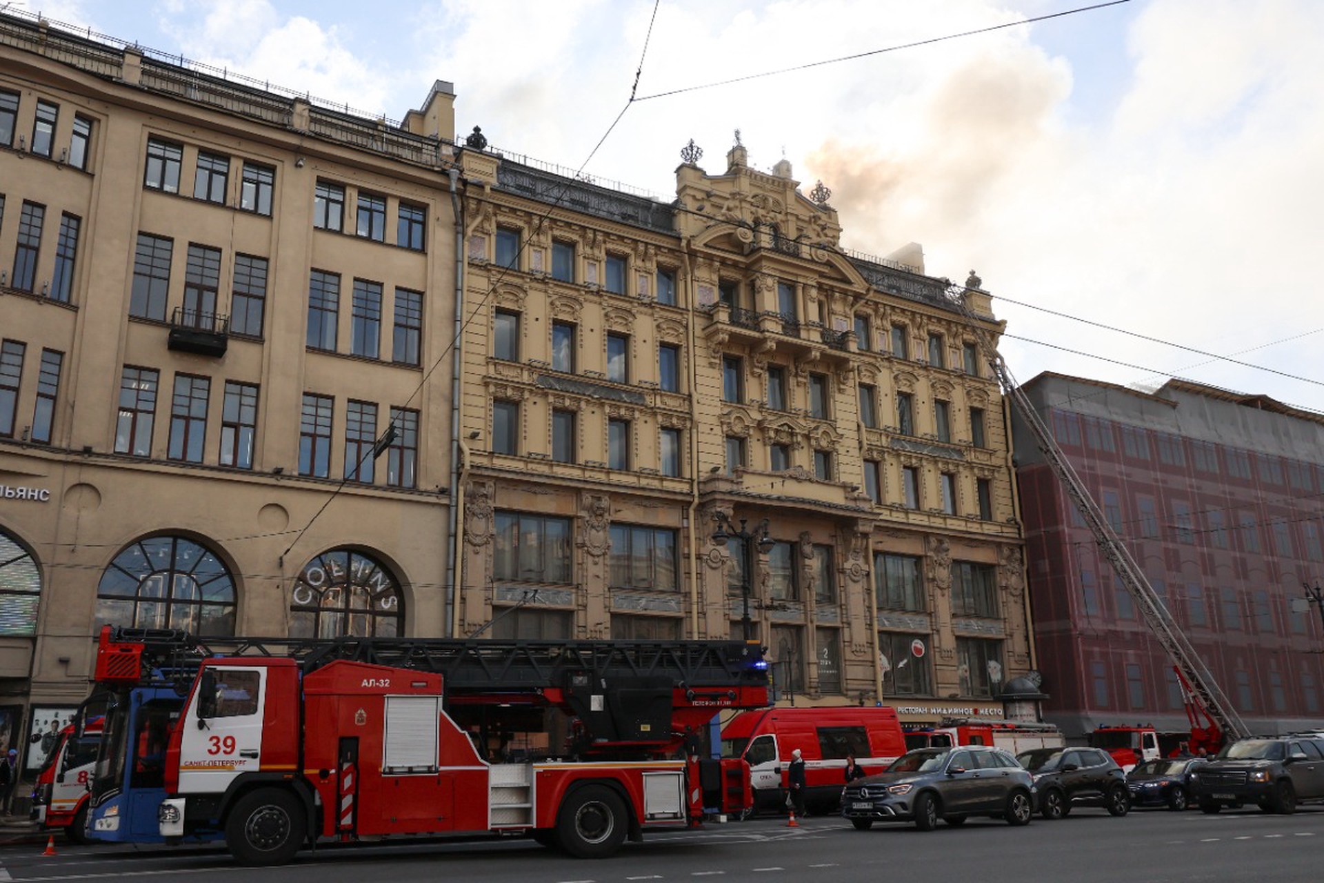 Квартира матери Дурова в опасности из-за пожара на Невском