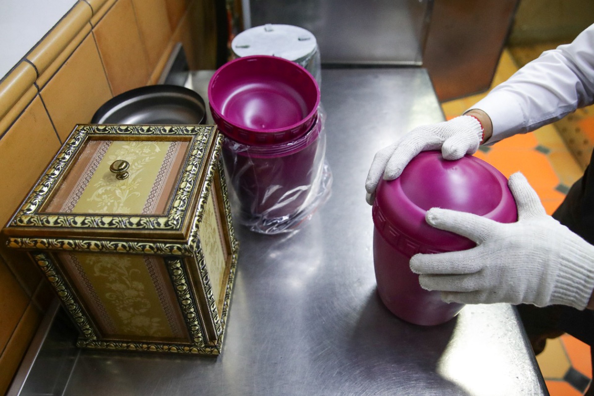 Психолог объяснил, почему россияне все чаще выбирают кремацию