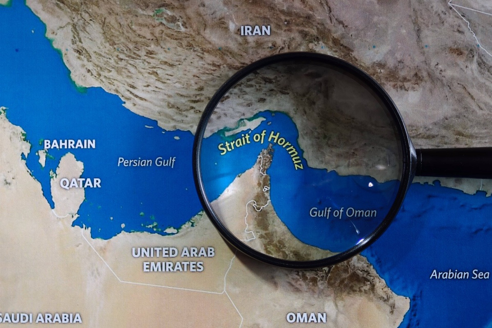 Иран открыл Ормузский пролив для всех судов
