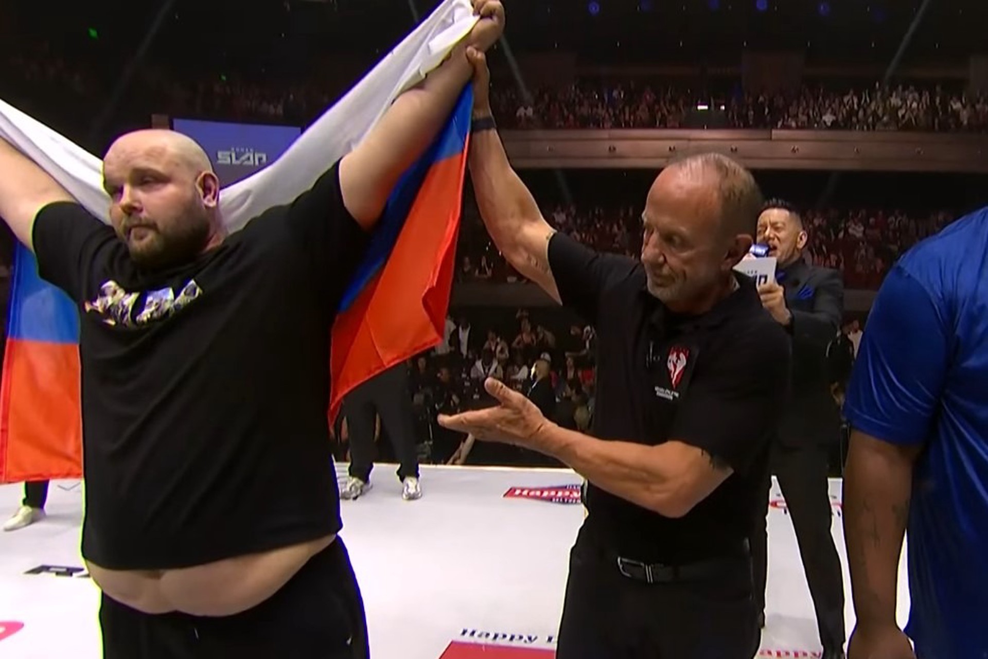 Сибирский фермер вынес американца на турнире по пощечинам