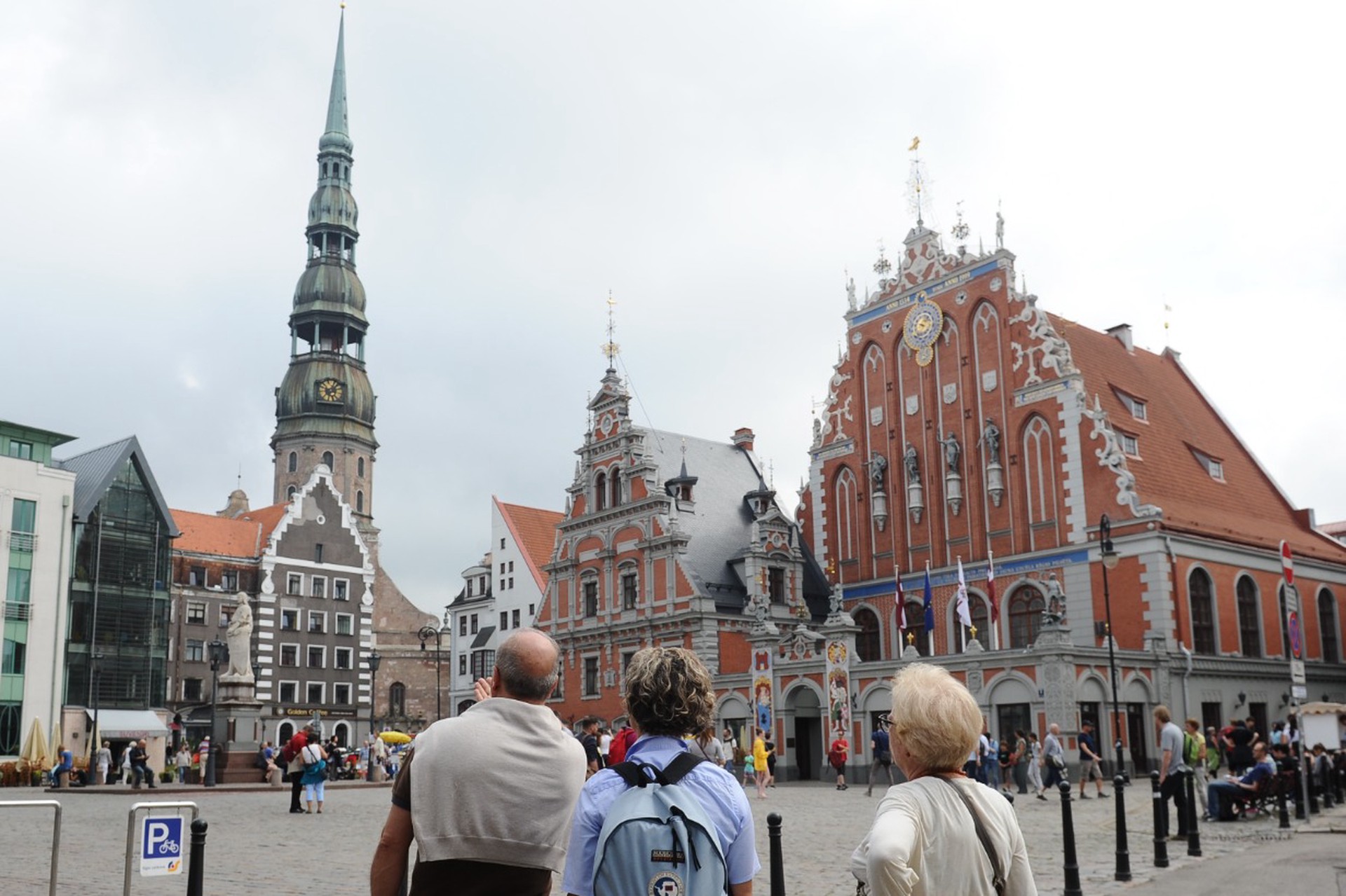 Народ на замок: почему Евросоюз разрешает Прибалтике устраивать языковой геноцид