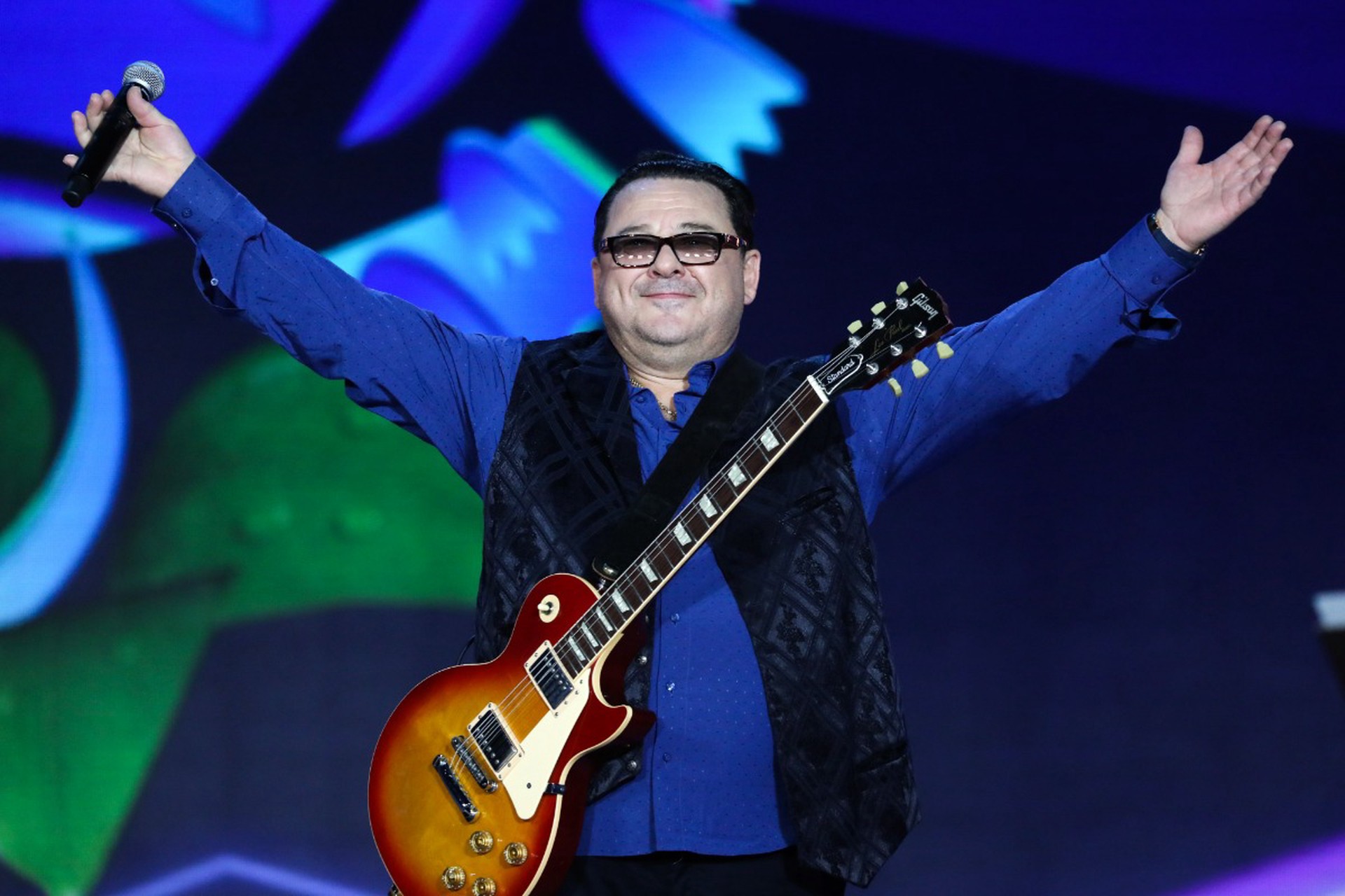 Саруханов объяснил редкие публикации фото дочерей в соцсетях