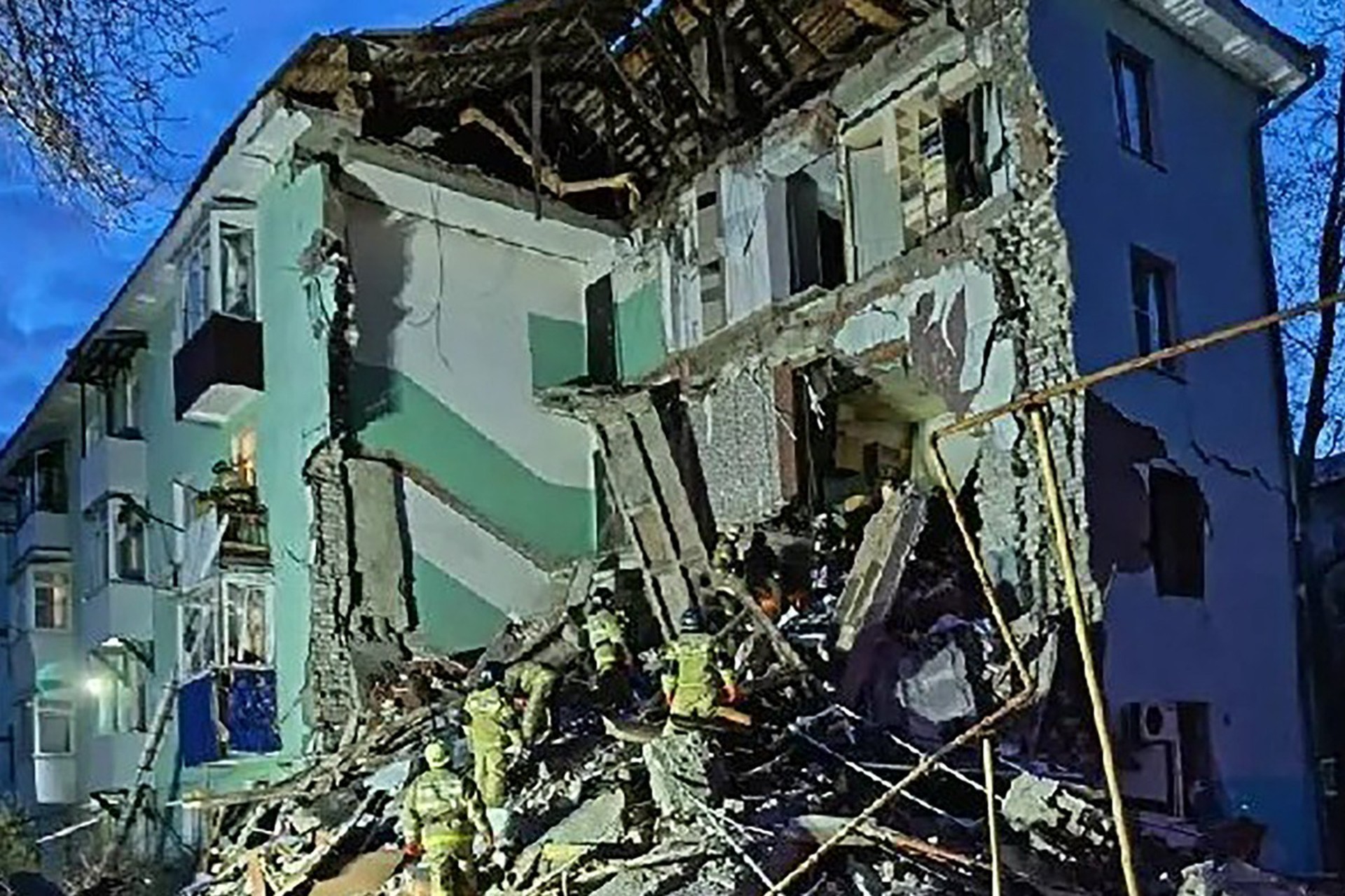 Погибшая под завалами дома в Сызрани девочка гостила у бабушки