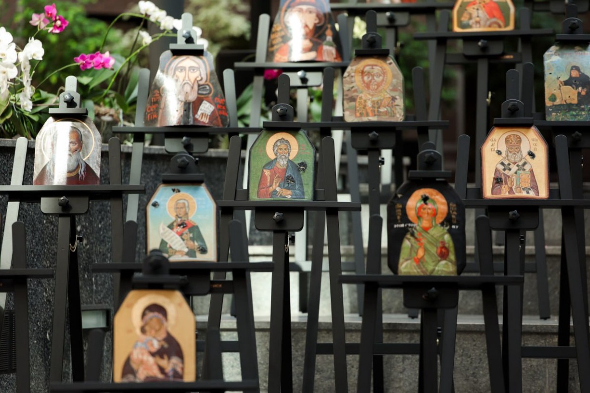 Броня с СВО, иконы и чудо: в Москве открылась уникальная выставка