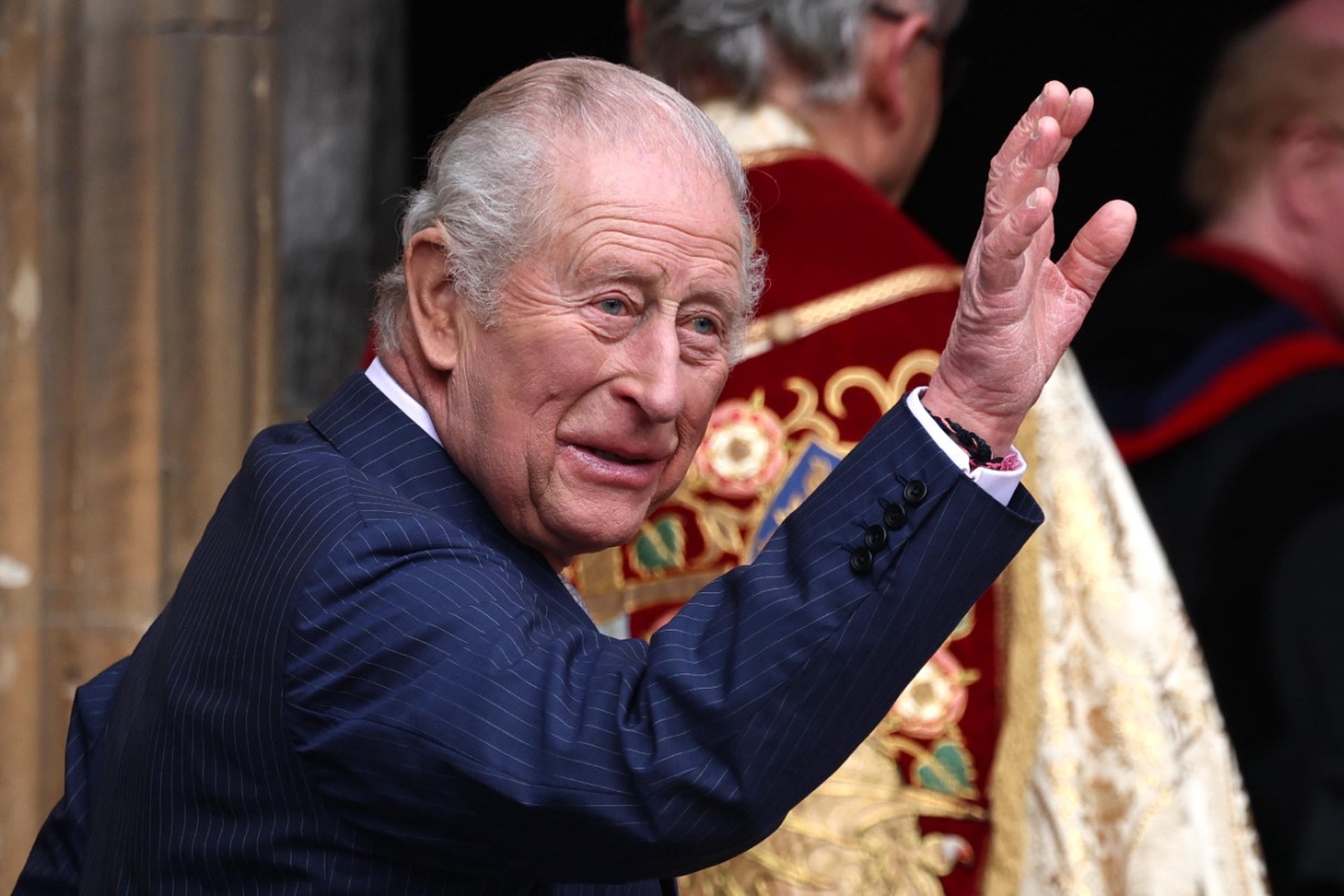 Король Британии напугал публику своим внешним видом