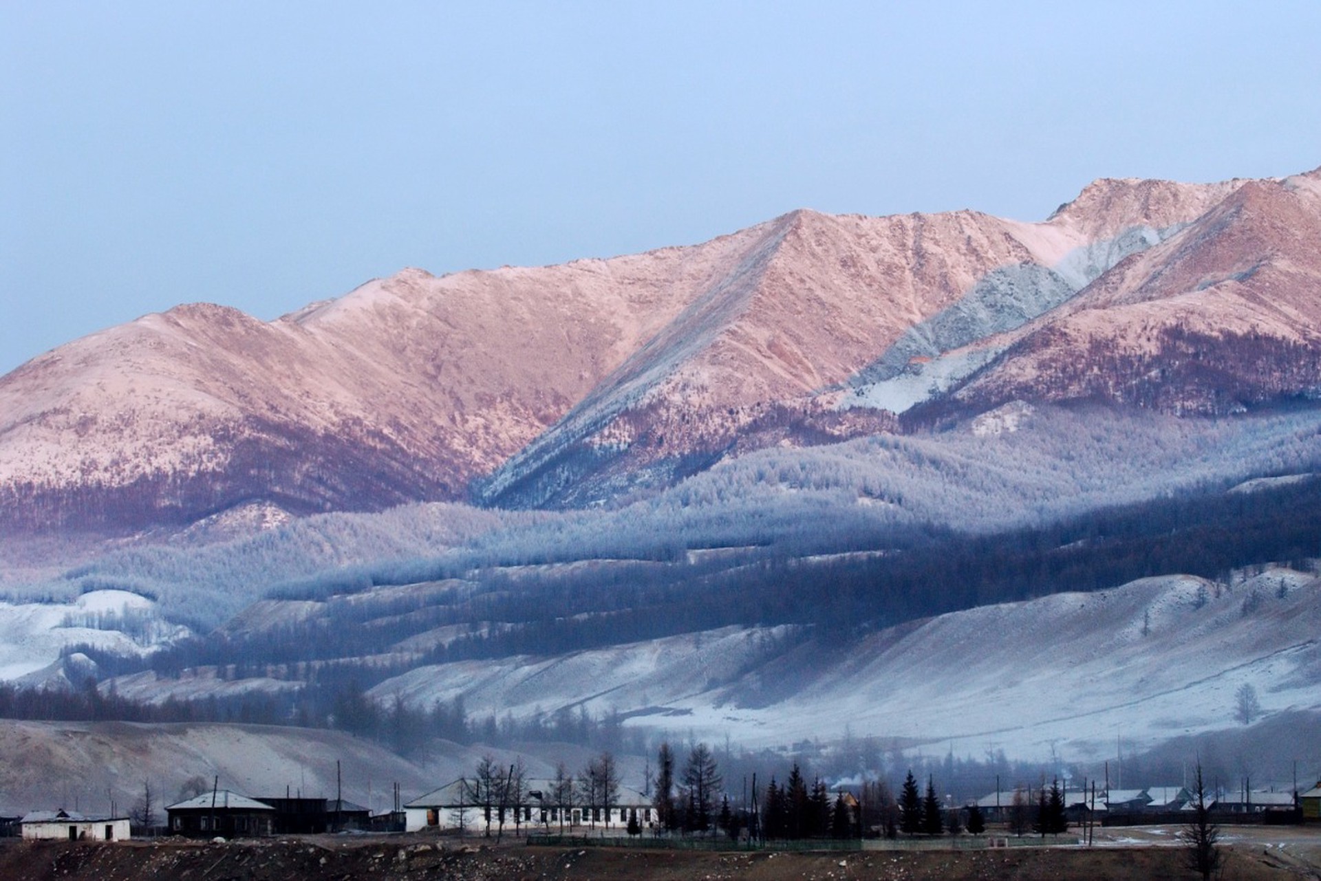 Лавина накрыла туристов в «пристанище духов»: чем закончилась еще одна трагедия на «проклятой» горе Мунку-Сардык
