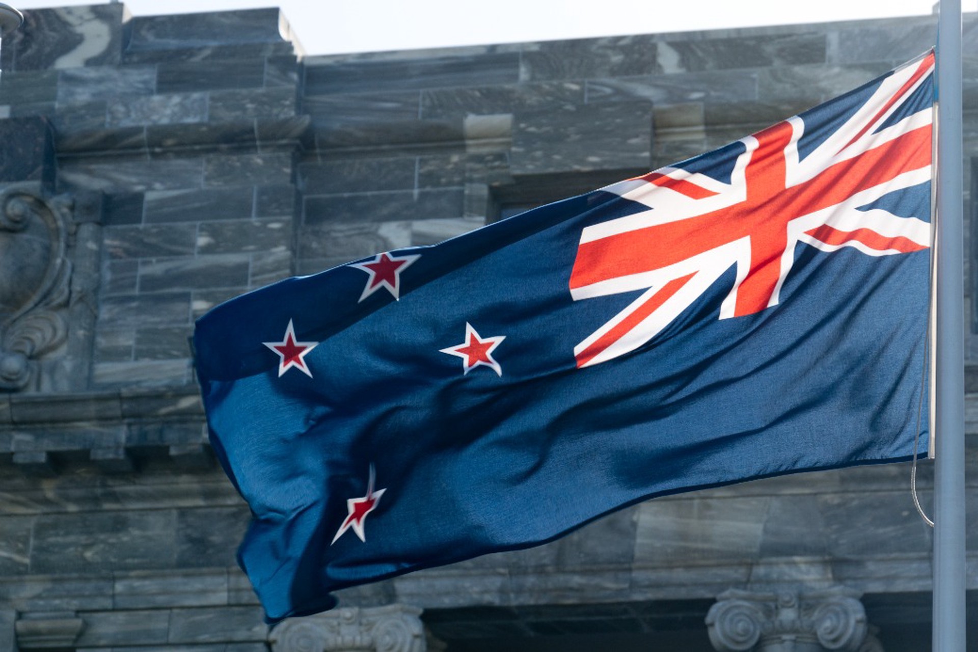 Олигархи готовятся к апокалипсису и массово переезжают в Новую Зеландию