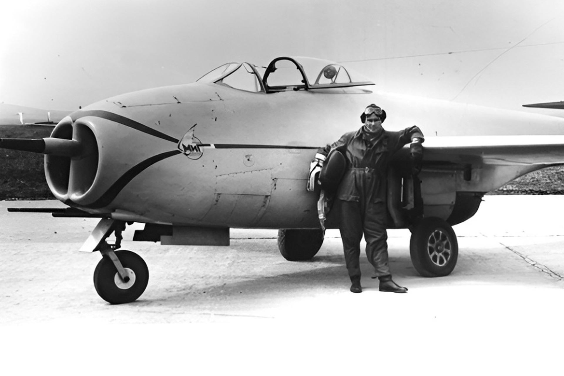 Крылья над головой: как СССР поднял в небо первый реактивный истребитель