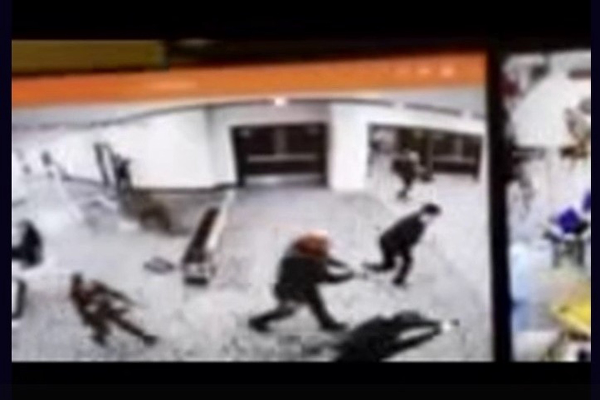 Главное к утру 26 апреля: покушение на Трампа, нападение на химзавод под Вологдой, теракт в Колумбии