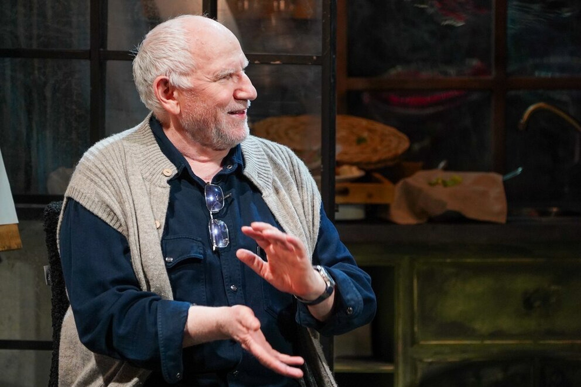 «Бросят футбол»: народный артист Баринов усомнился в эффективности запрета на кричалки