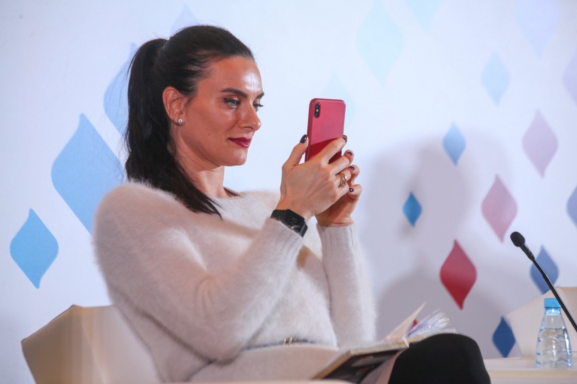 Роскошную недвижимость в России и Испании нашли у не платящей за коммуналку Исинбаевой