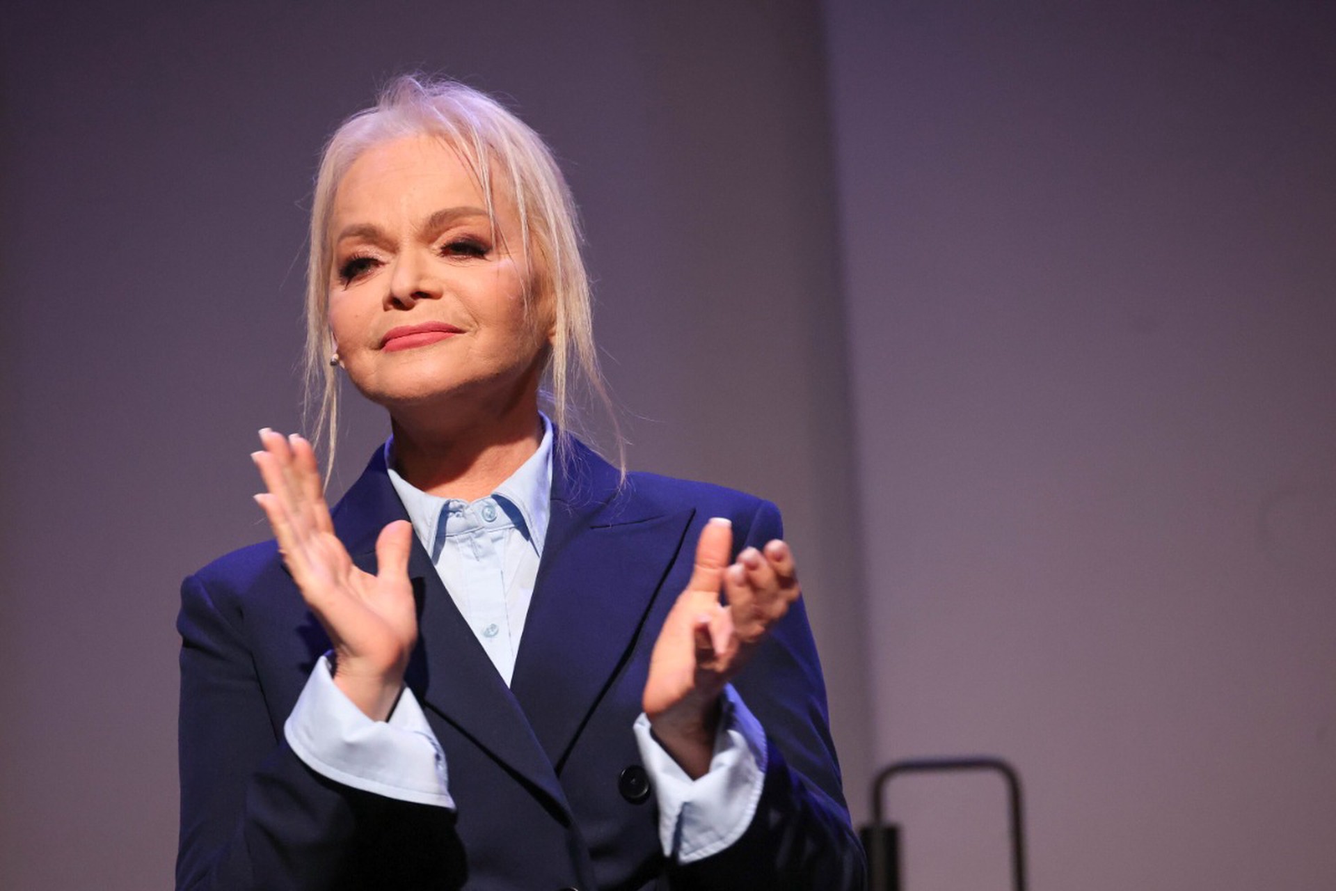 Невыносимая боль. Ларисе Долиной стало плохо в московской квартире: что известно, отмена спектаклей