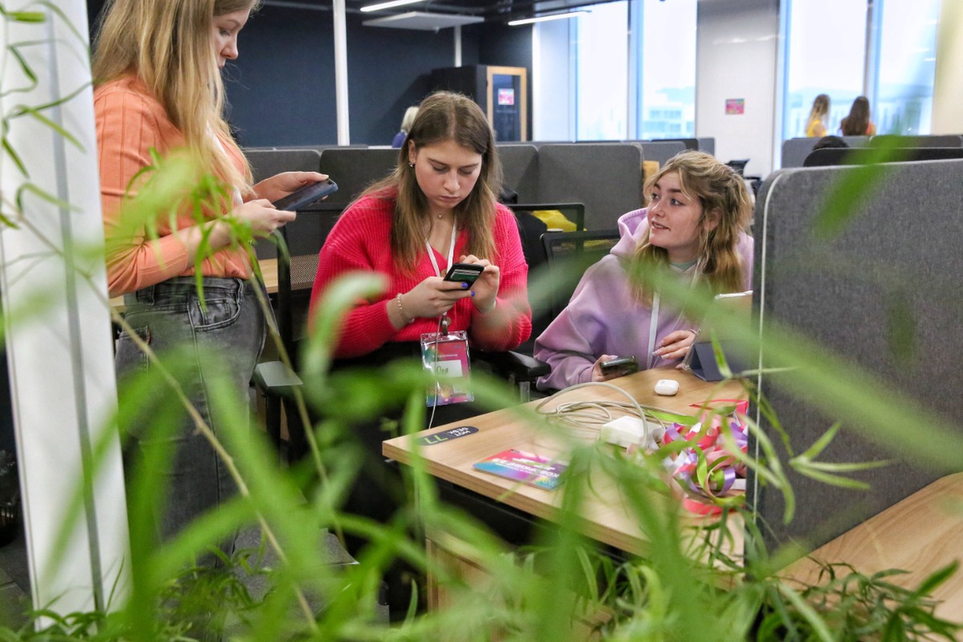 Карьерный консультант объяснила, из-за каких фото в резюме людям отказывают в найме