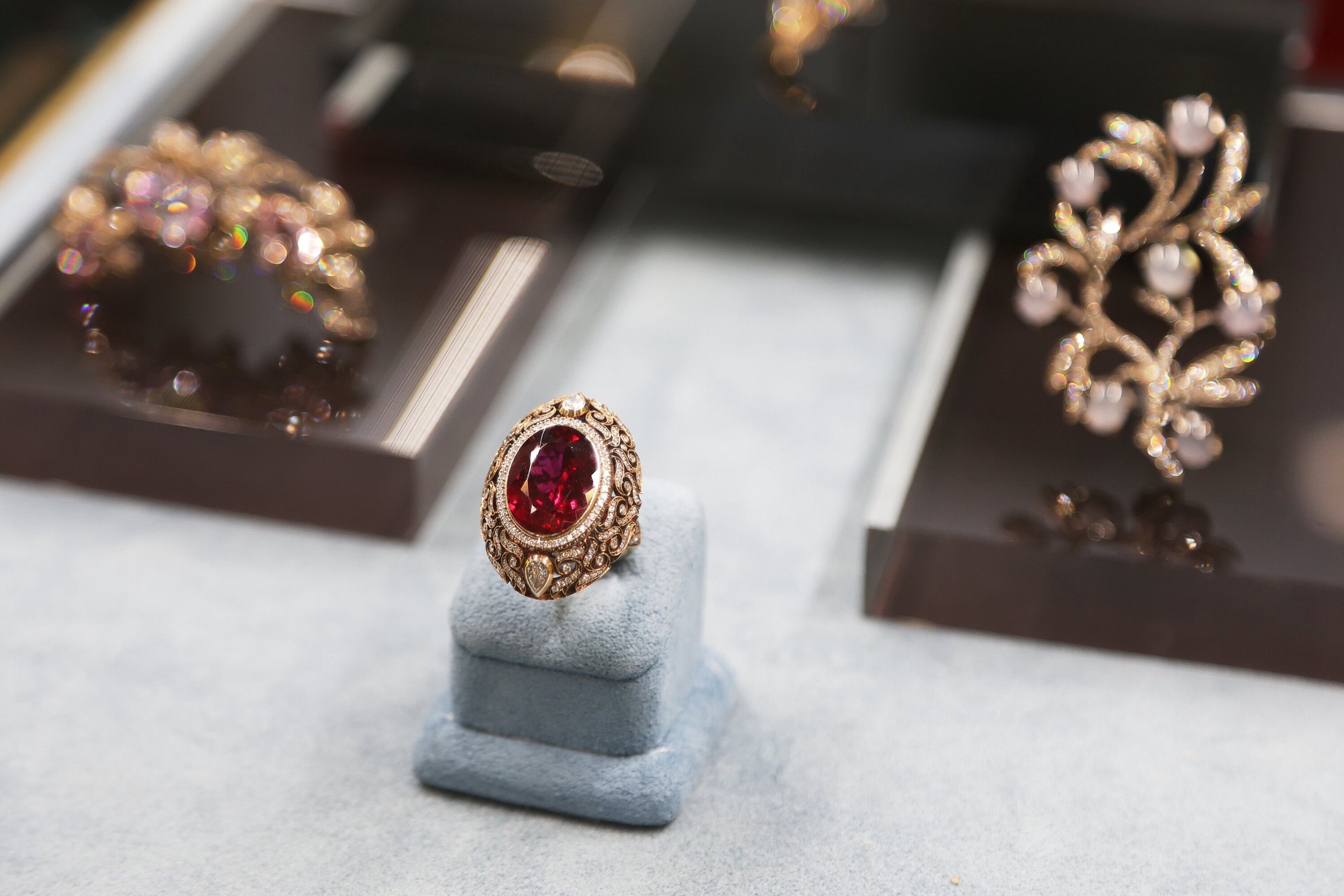 «Страшная порча» стоила жительнице Севастополя золотого кольца