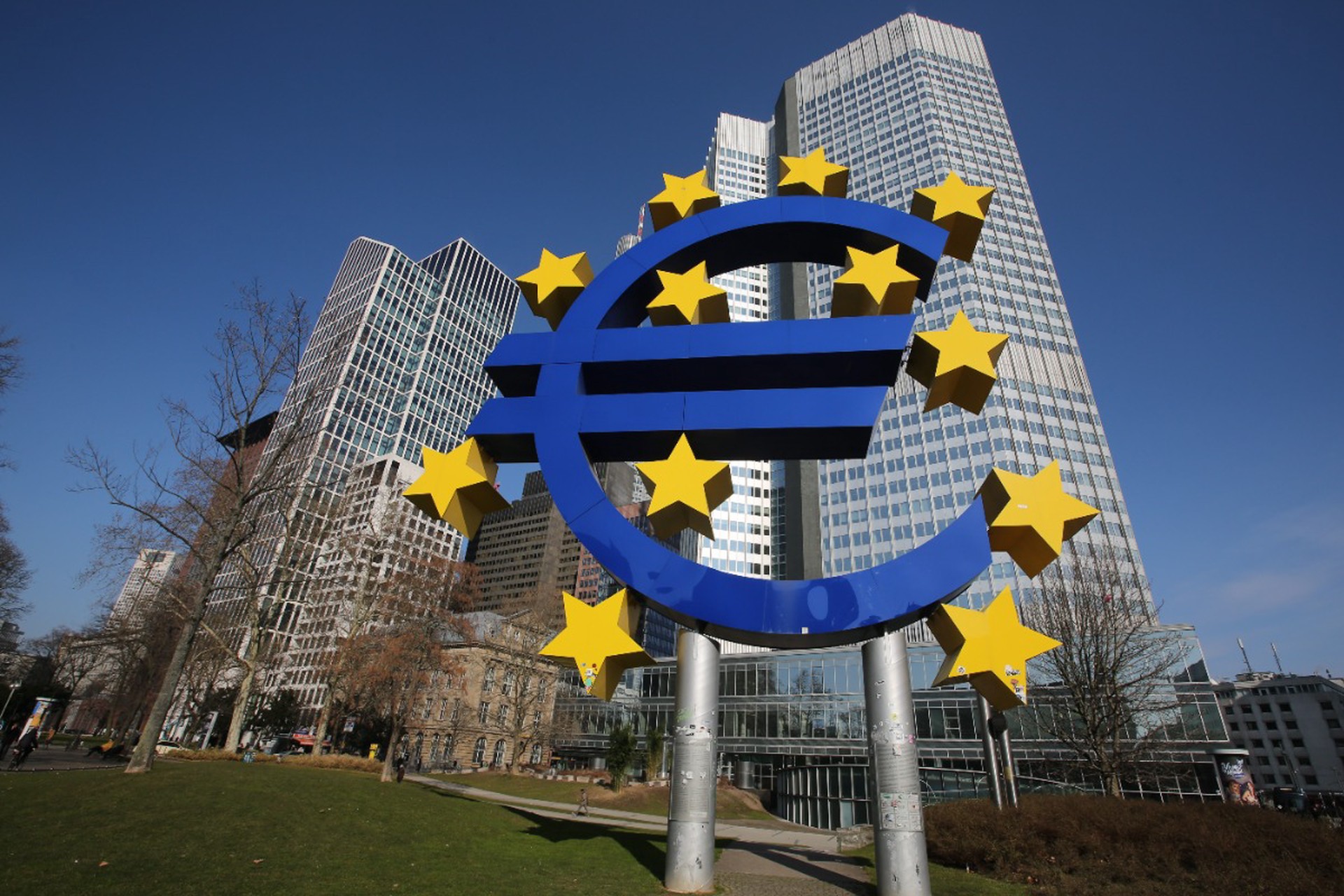 Транш свистит: почему Евросоюз даже без вето Венгрии медлит с выдачей кредита Украине