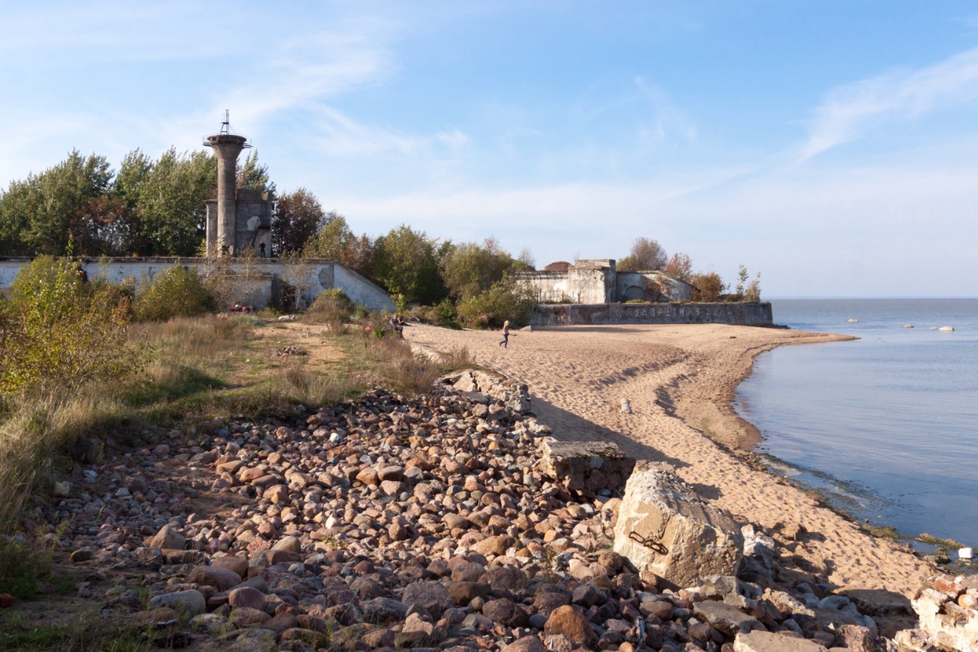 В Кронштадте лодку с людьми вынесло в Финский залив