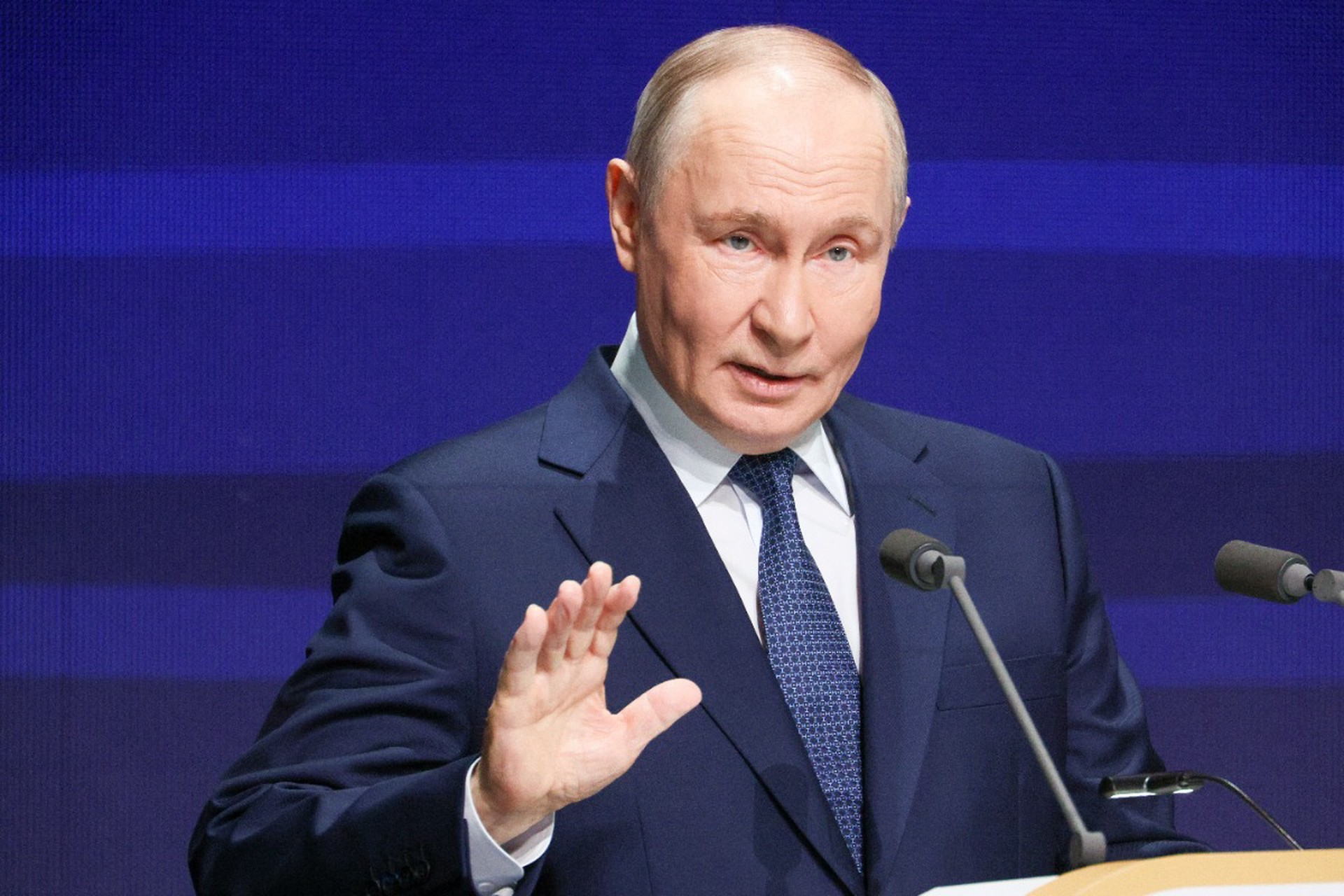 Путин передал привет дагестанскому депутату, воюющему в зоне СВО