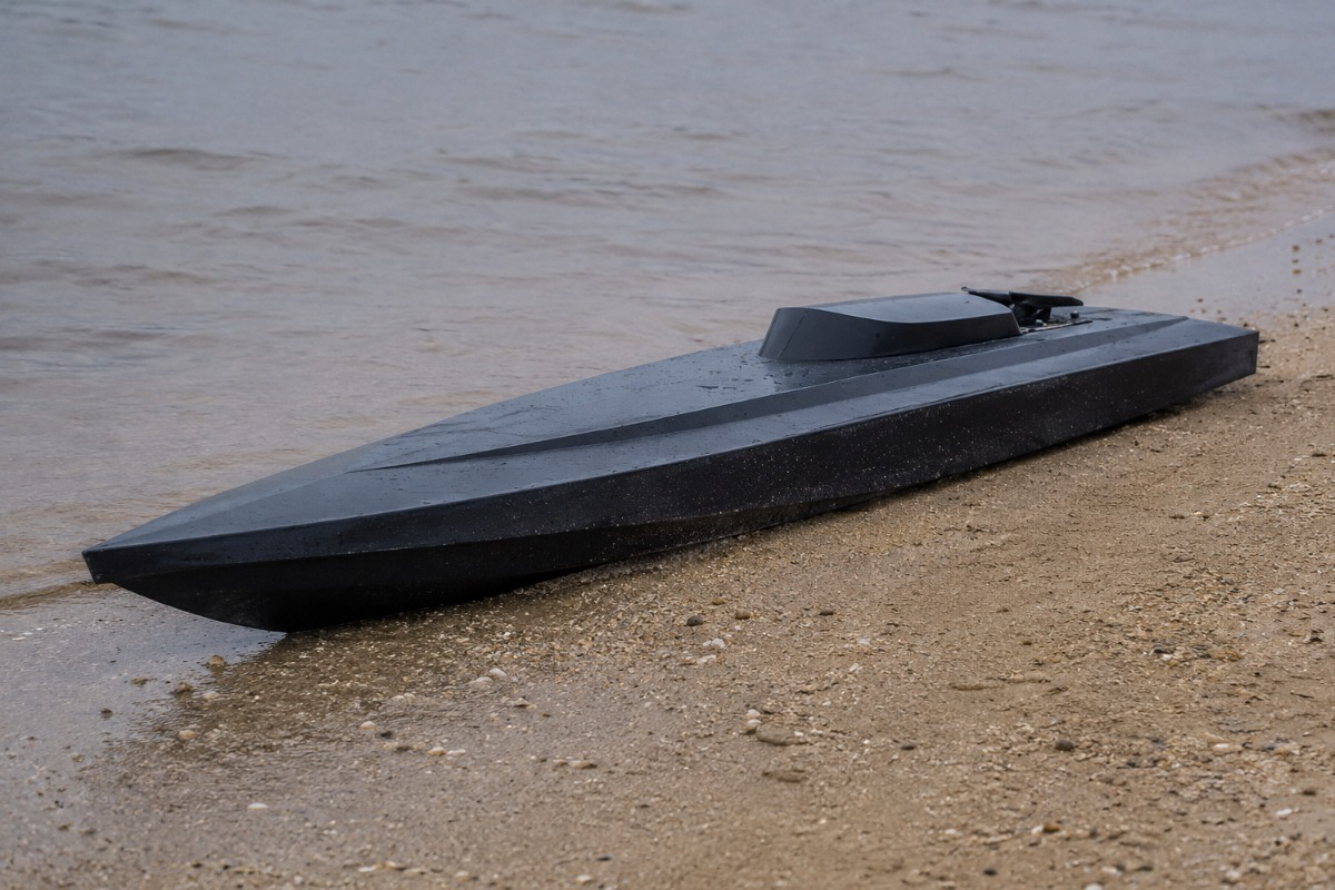 Украинский морской дрон выбросило к берегам Европы