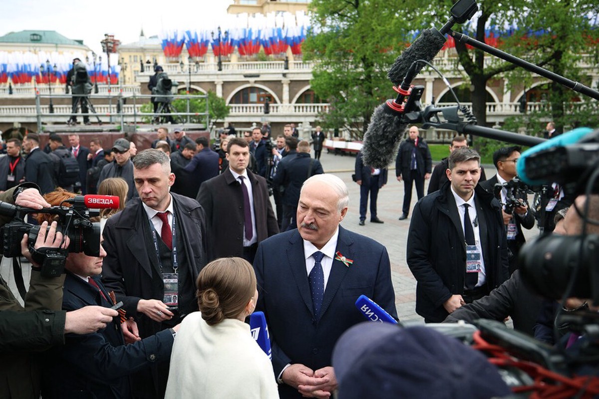 Лукашенко предупредил Путина, что «уже кое-что сказал» за него