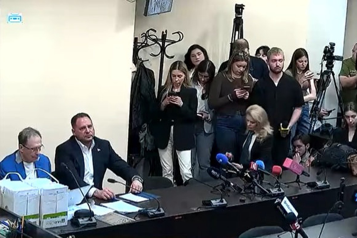 Ермак ушел от ответа о Зеленском и деньгах на залог